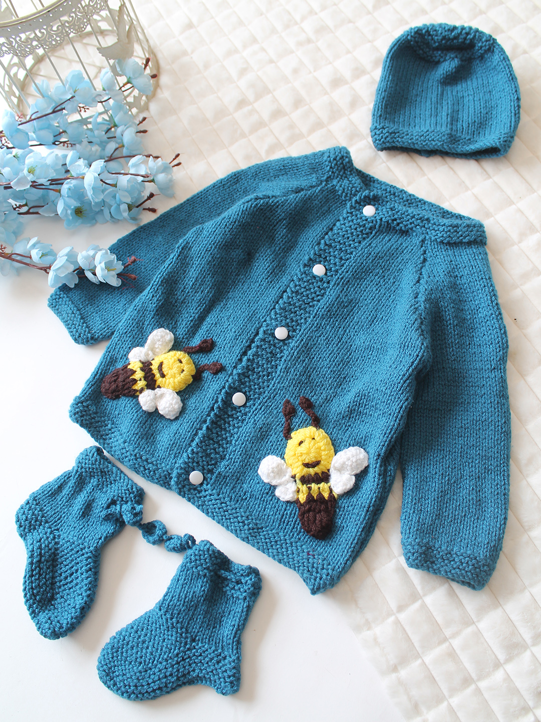 Woonie Handknitted Full Sleeves Bee Applique Sweater with Cap & Socks - Blue