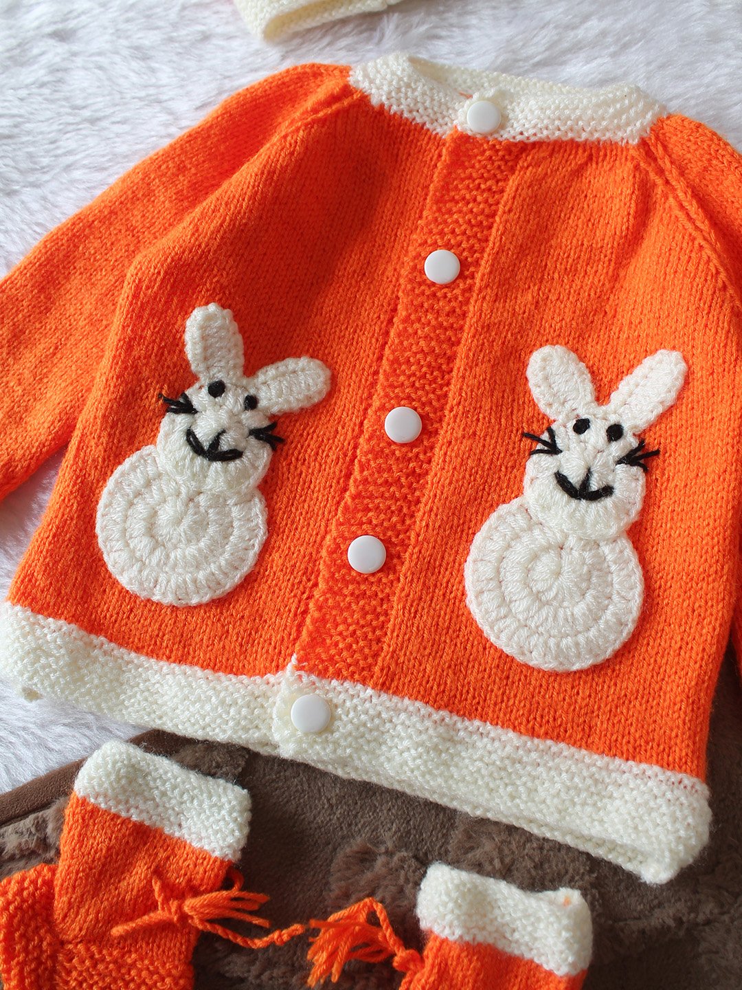 Woonie Handknitted Full Sleeves Mouse Applique Detailed Cardigan with Cap & Socks Set - Orange