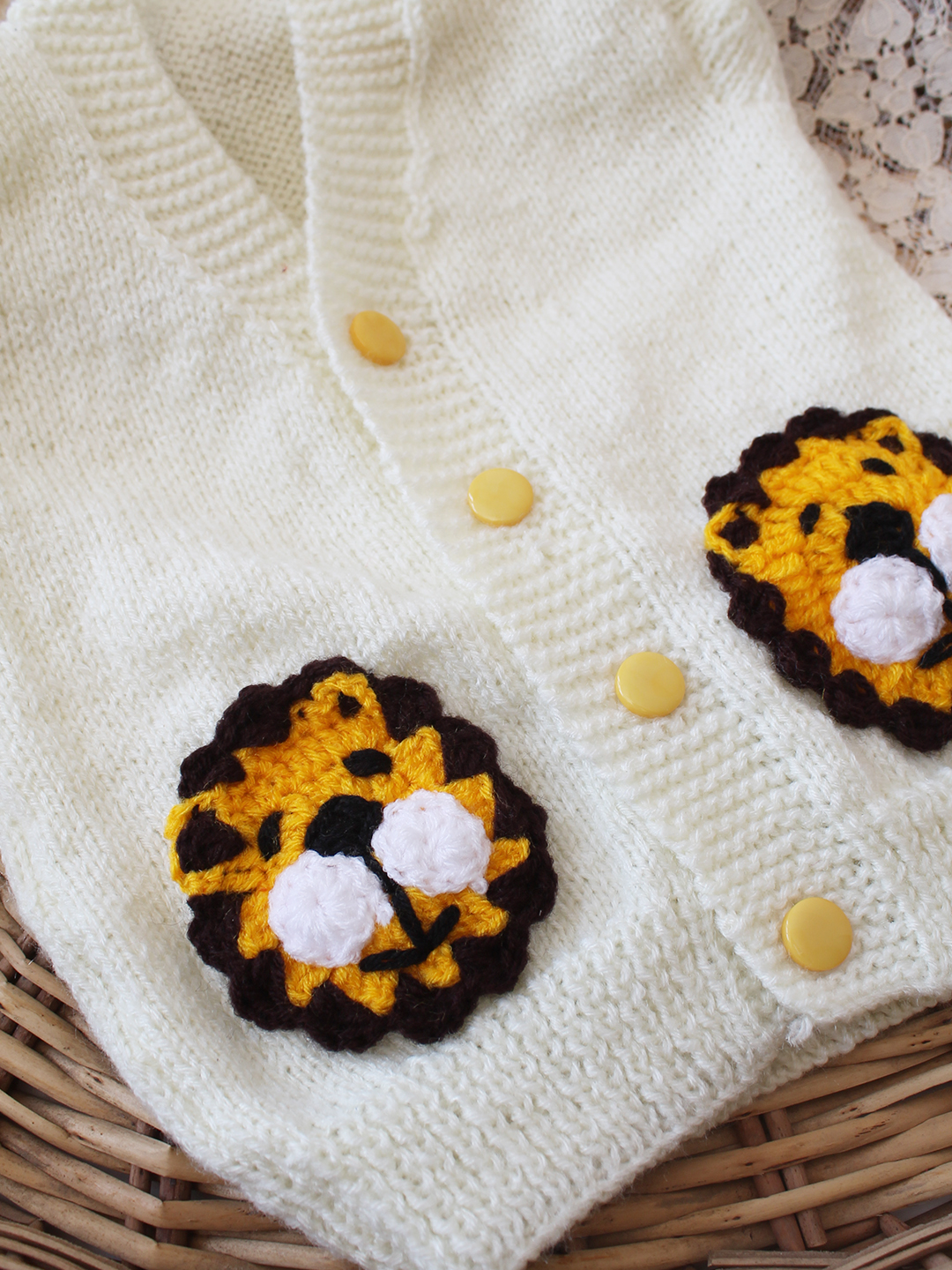 Woonie Handknitted Lion Face Applique SweaterVest - Cream