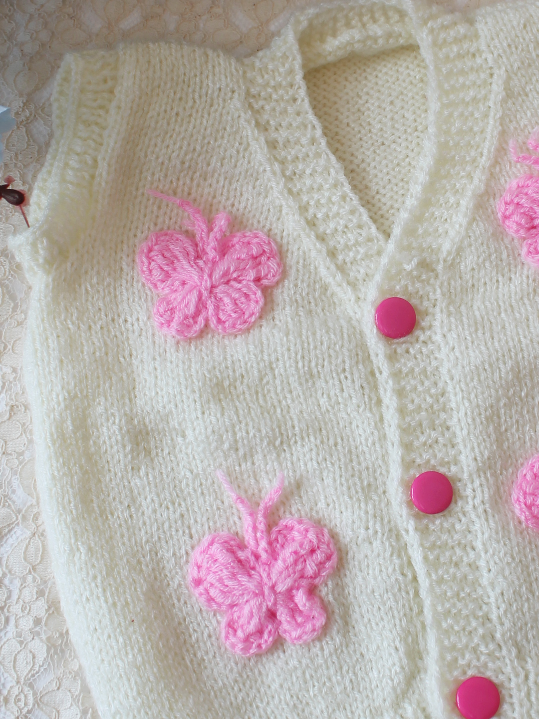 Woonie Handknitted Floral Applique SweaterVest - Cream
