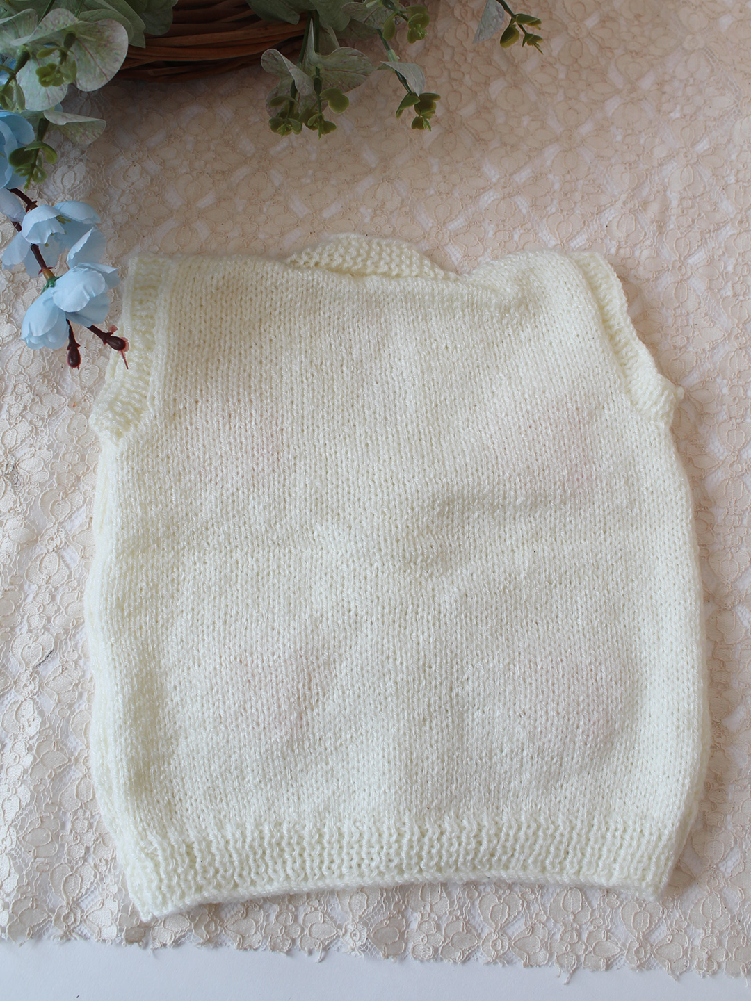 Woonie Handknitted Floral Applique SweaterVest - Cream