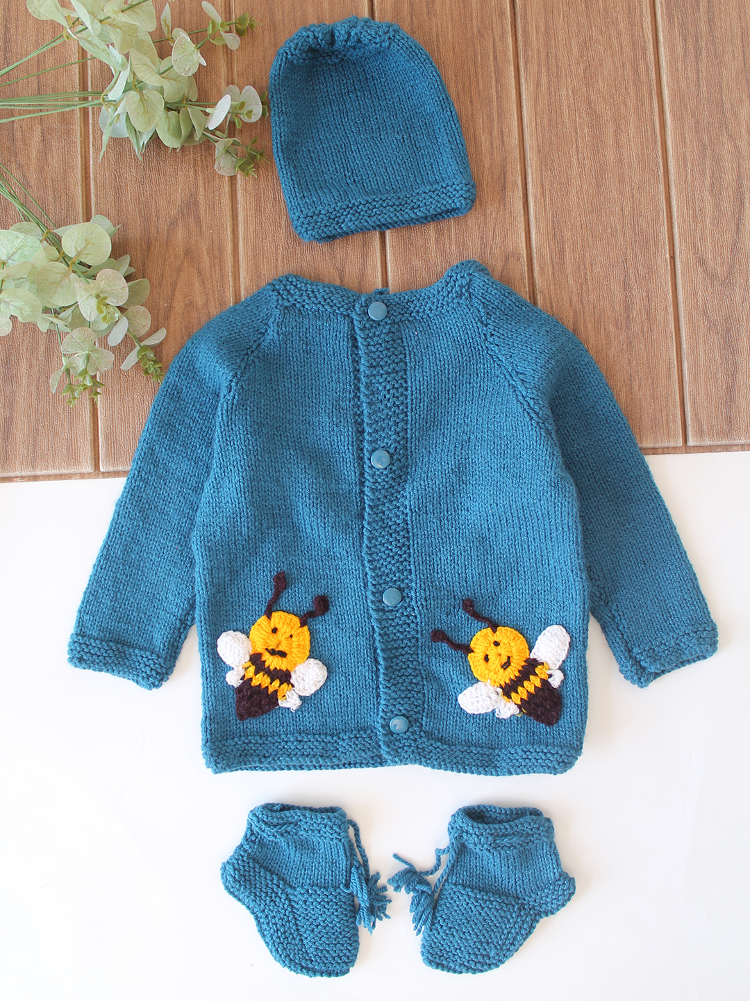 Woonie Handknitted Bee Applique Sweater with Cap & Socks - Blue