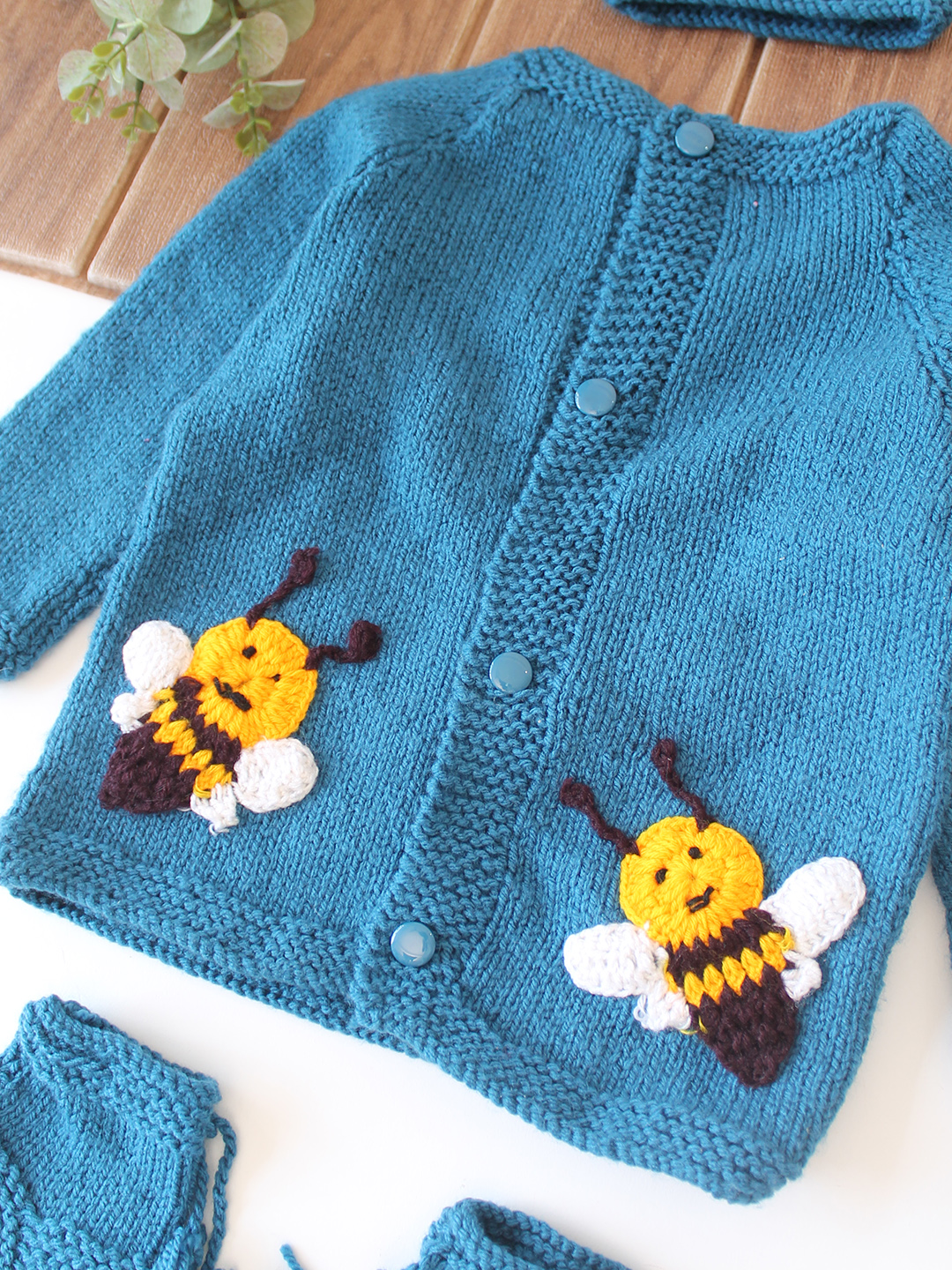Woonie Handknitted Bee Applique Sweater with Cap & Socks - Blue