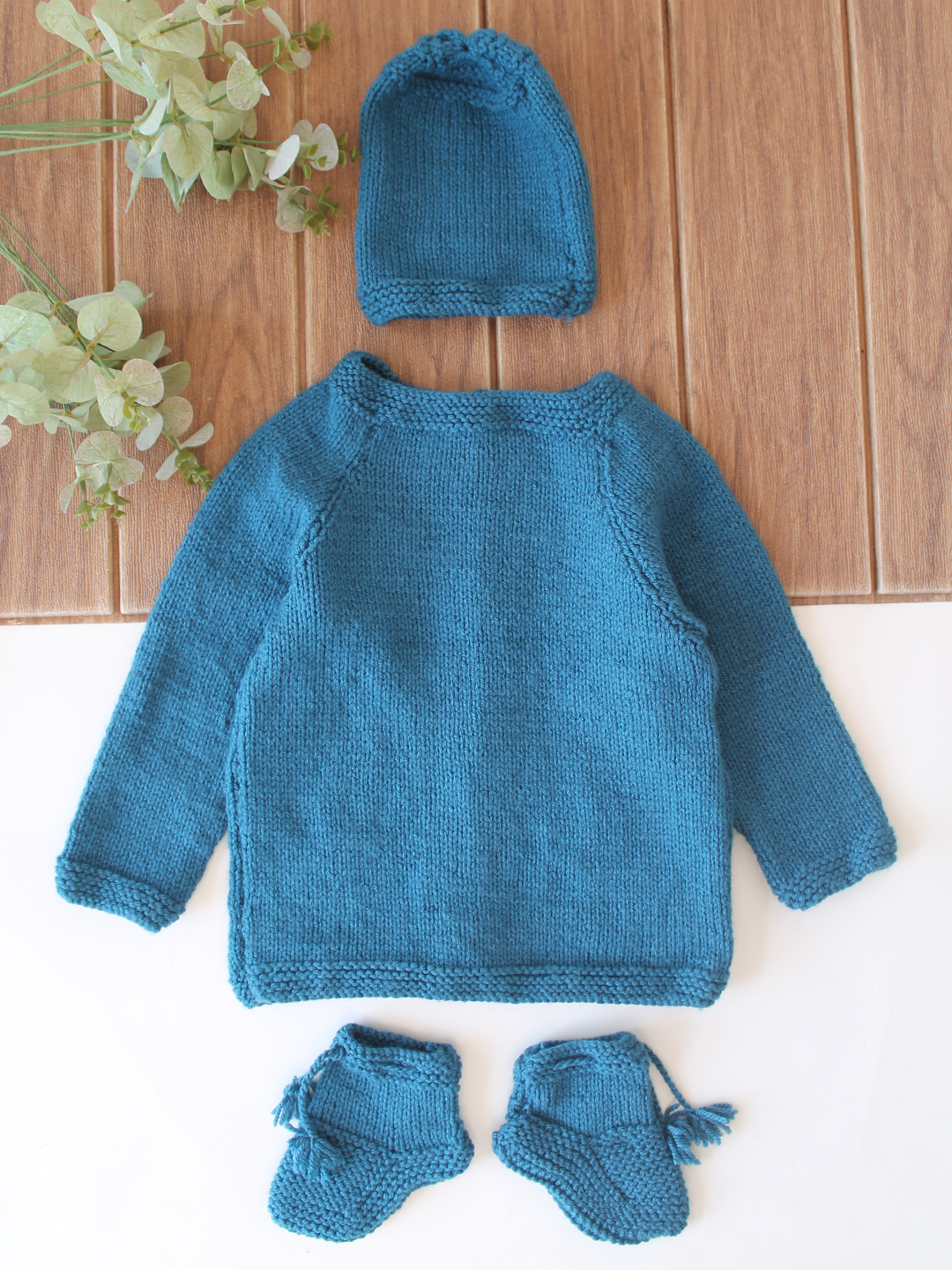 Woonie Handknitted Bee Applique Sweater with Cap & Socks - Blue