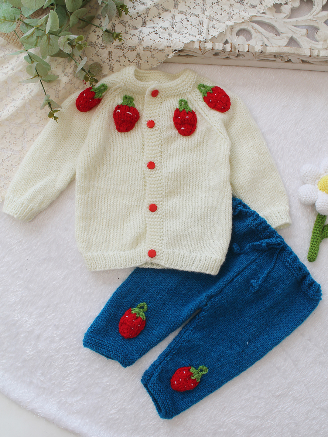 Woonie Knitted Strawberry Applique Detailed Sweater with Pant Set - Cream
