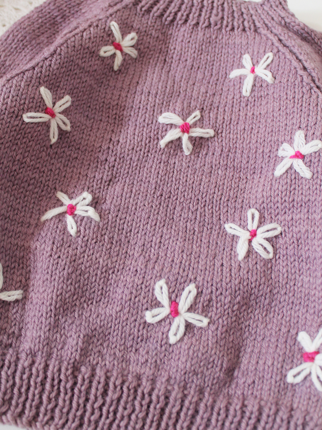 Woonie Handknitted Floral Embroidered Merino Pullover - Purple