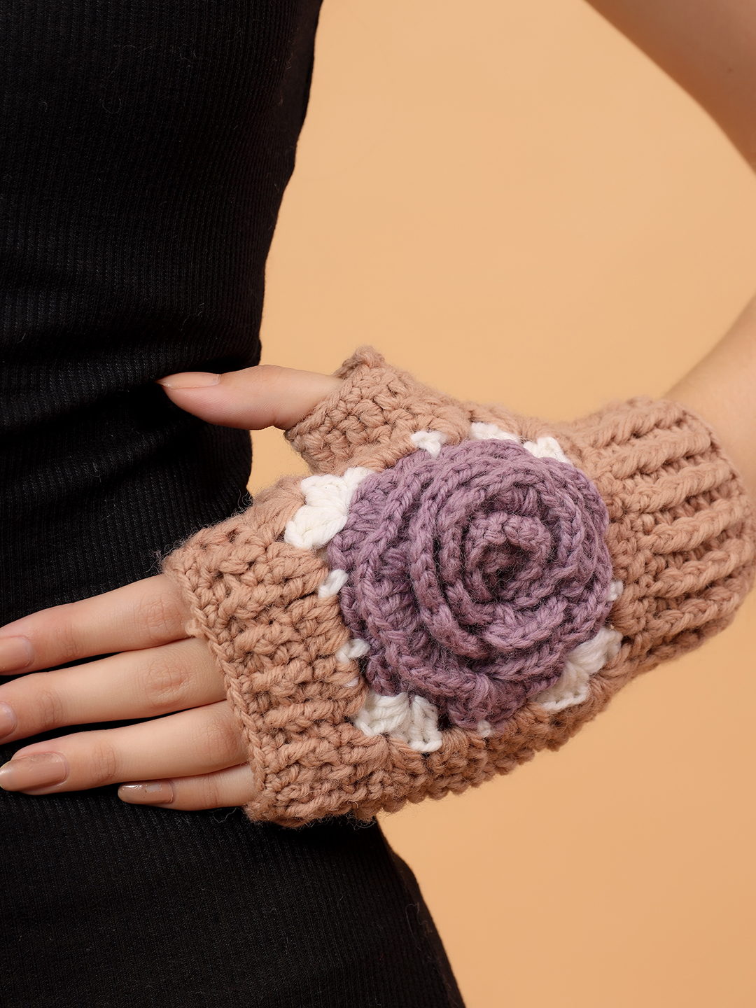 Velvery Merino Sustainable Rose Fingerless Gloves - Beige