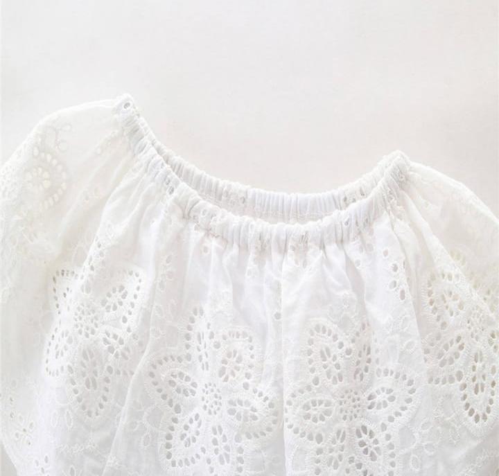 Pretty White Lace Top With Denim Jeans
