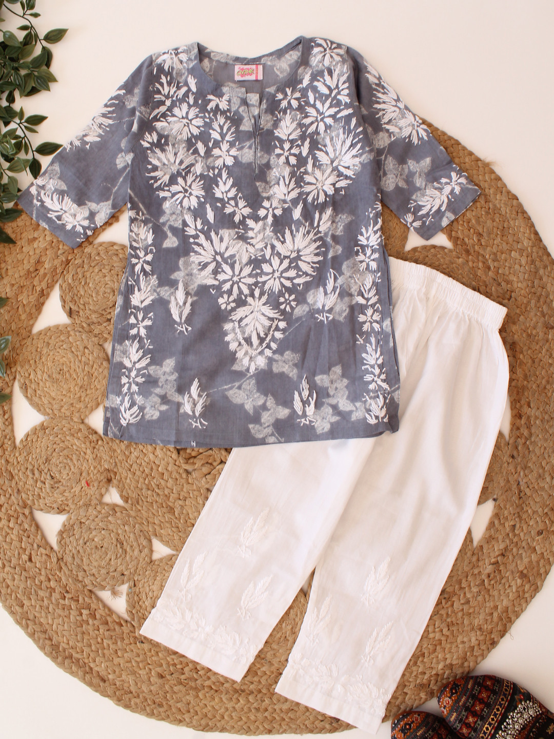 Qvink Full Sleeves Chikankari Embroidered Kurta With Leaf Vine Printed Straight Pant - Grey