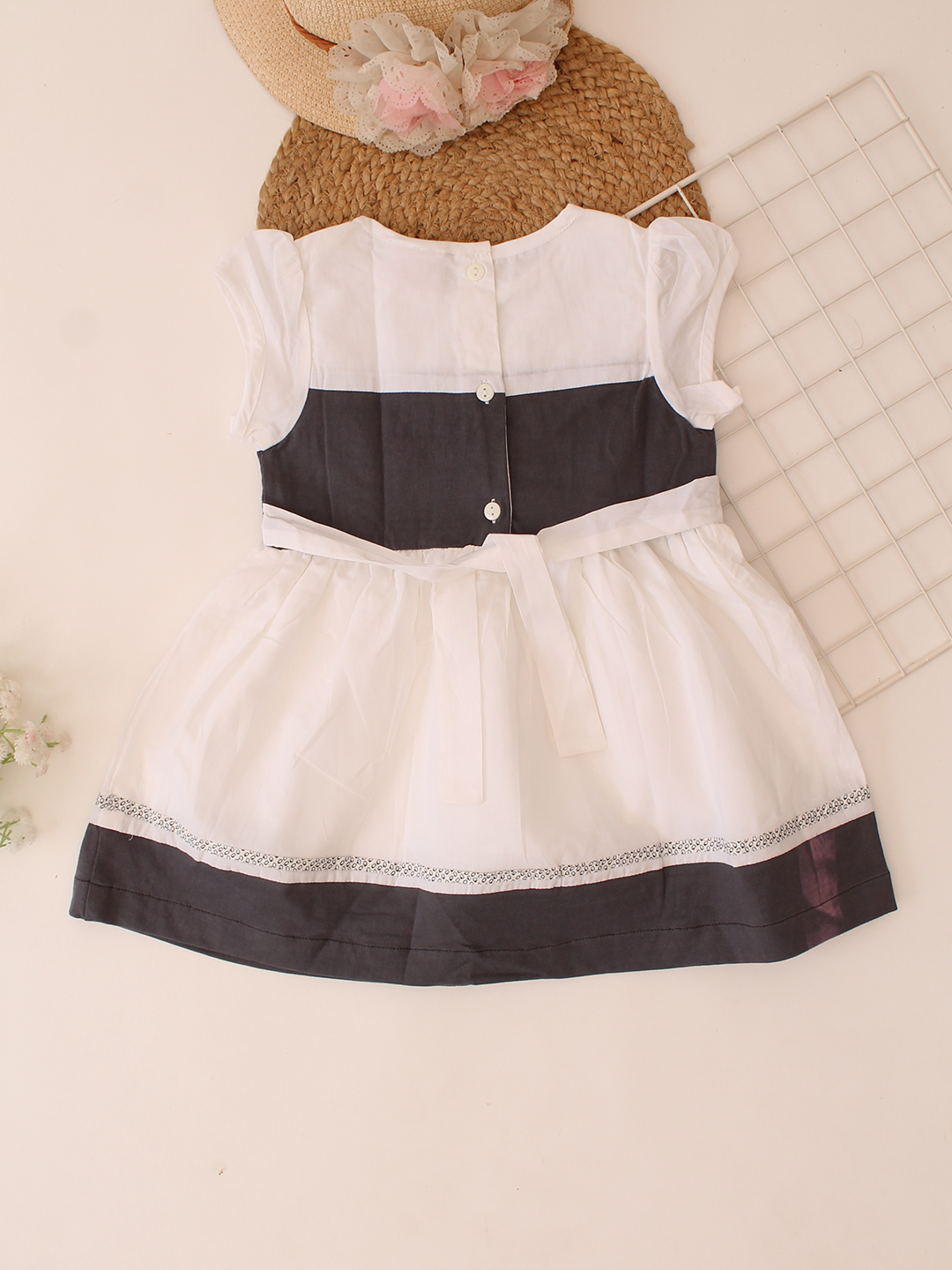 Qvink Colorblock Dress - White
