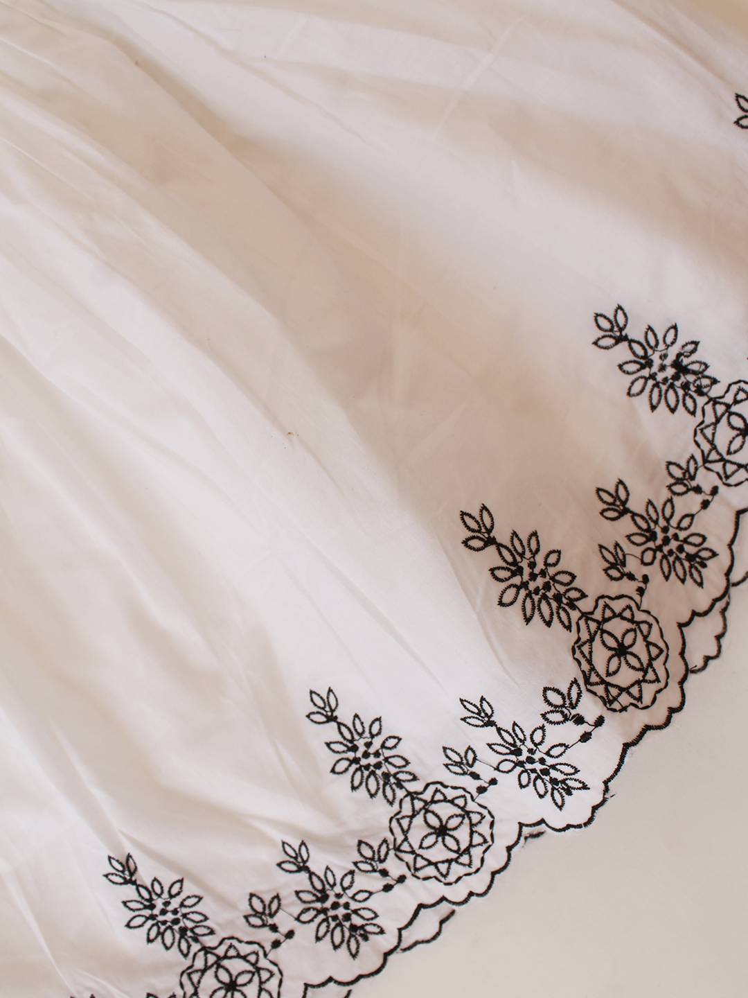 Qvink Floral Embroidered Casual Dress  White