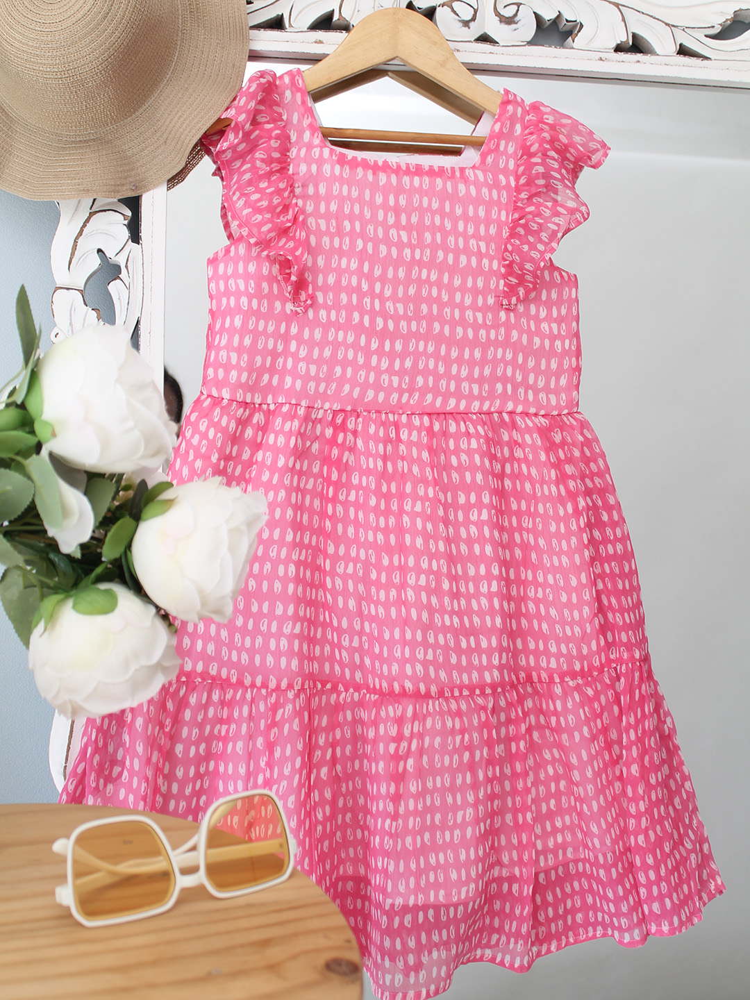 Qvink Flutter Sleeves Printed Dress  Pink