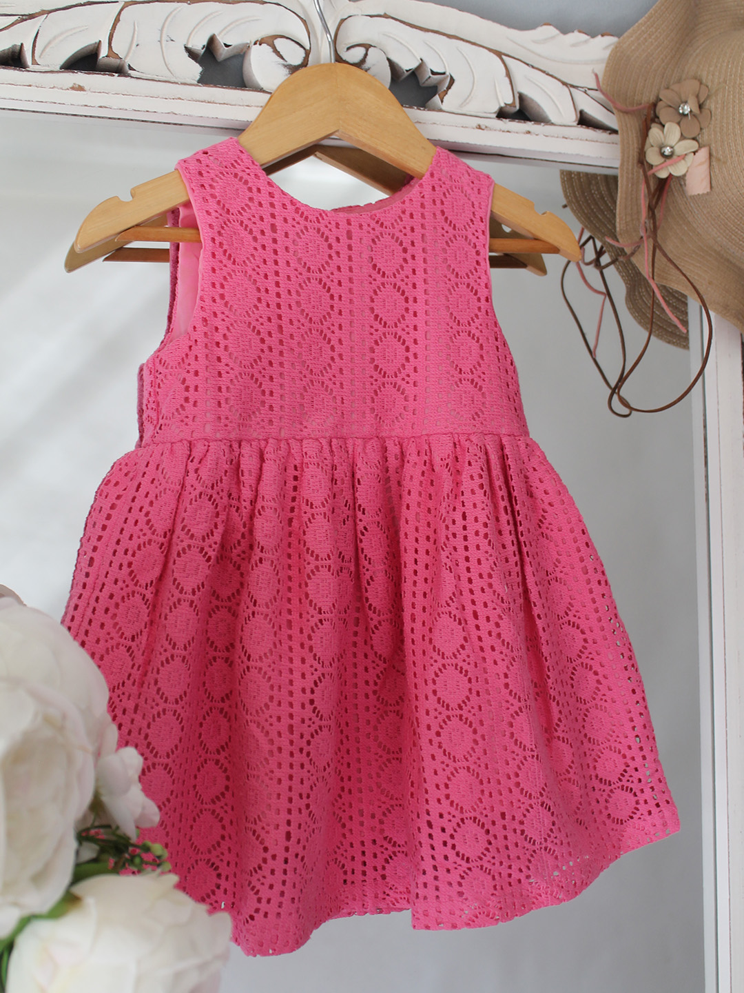 Qvink Cap Sleeves Schiffli Dress - Pink