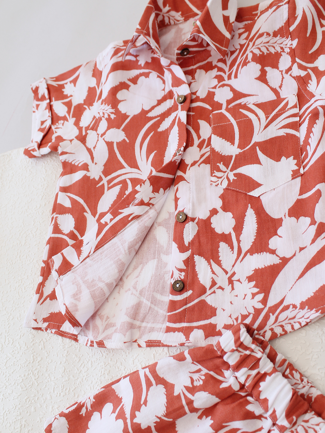 Qvink Leaf Printed Co-ord Set- Brown
