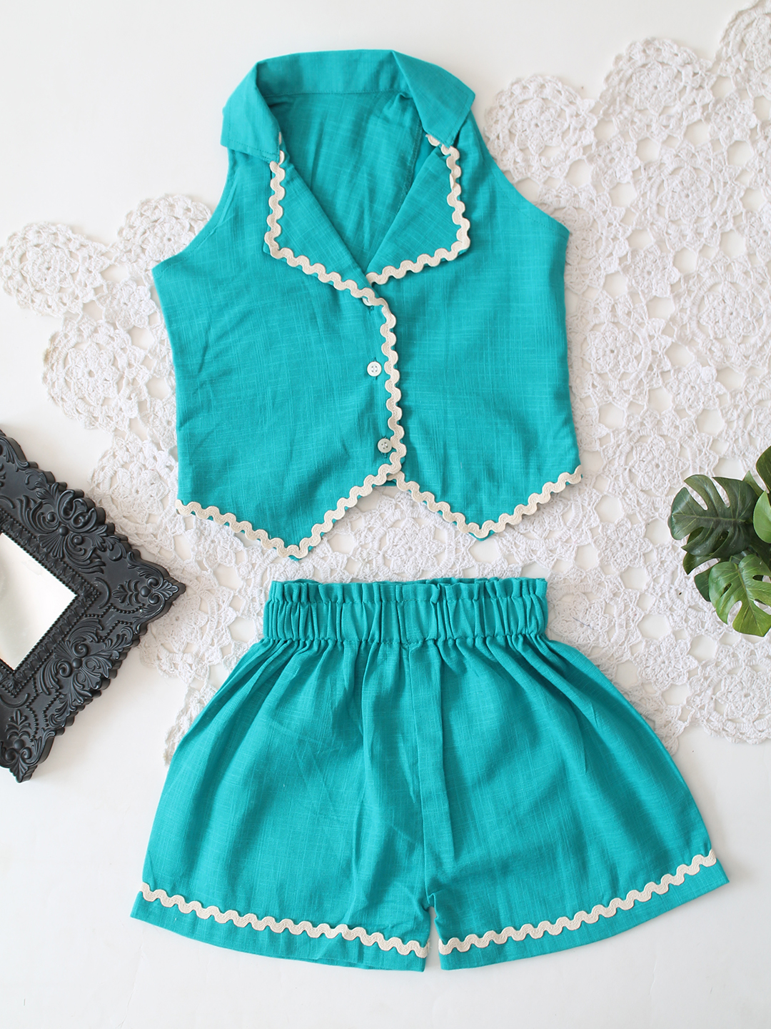 Qvink Cotton Sleeveless Lace Detailed Coordinated Set - Green