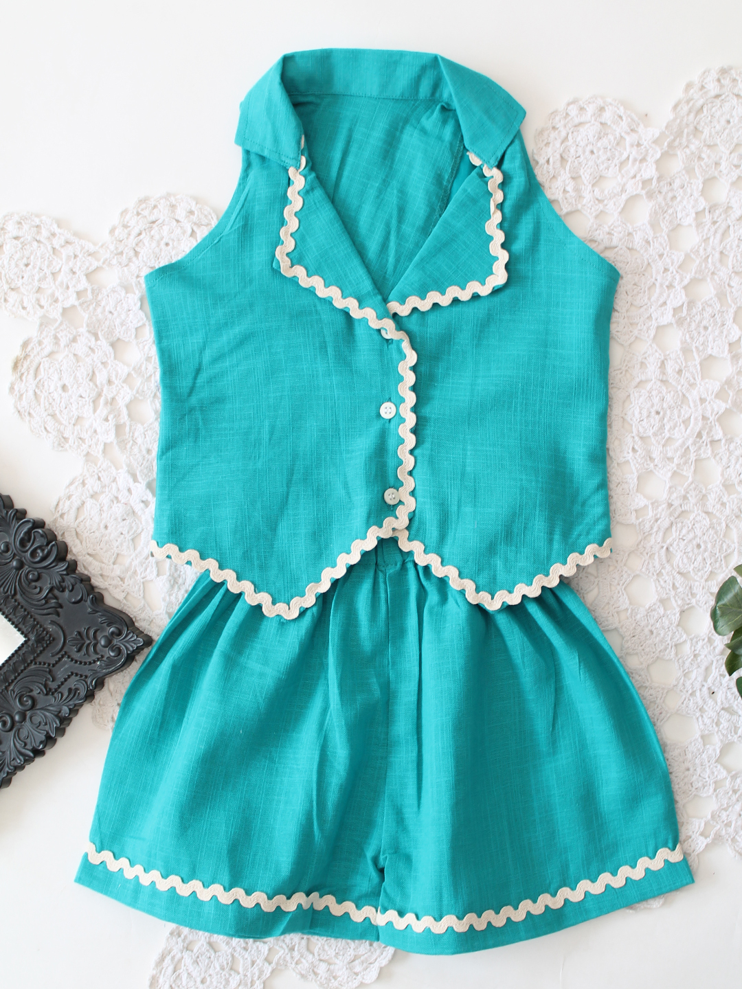 Qvink Cotton Sleeveless Lace Detailed Coordinated Set - Green