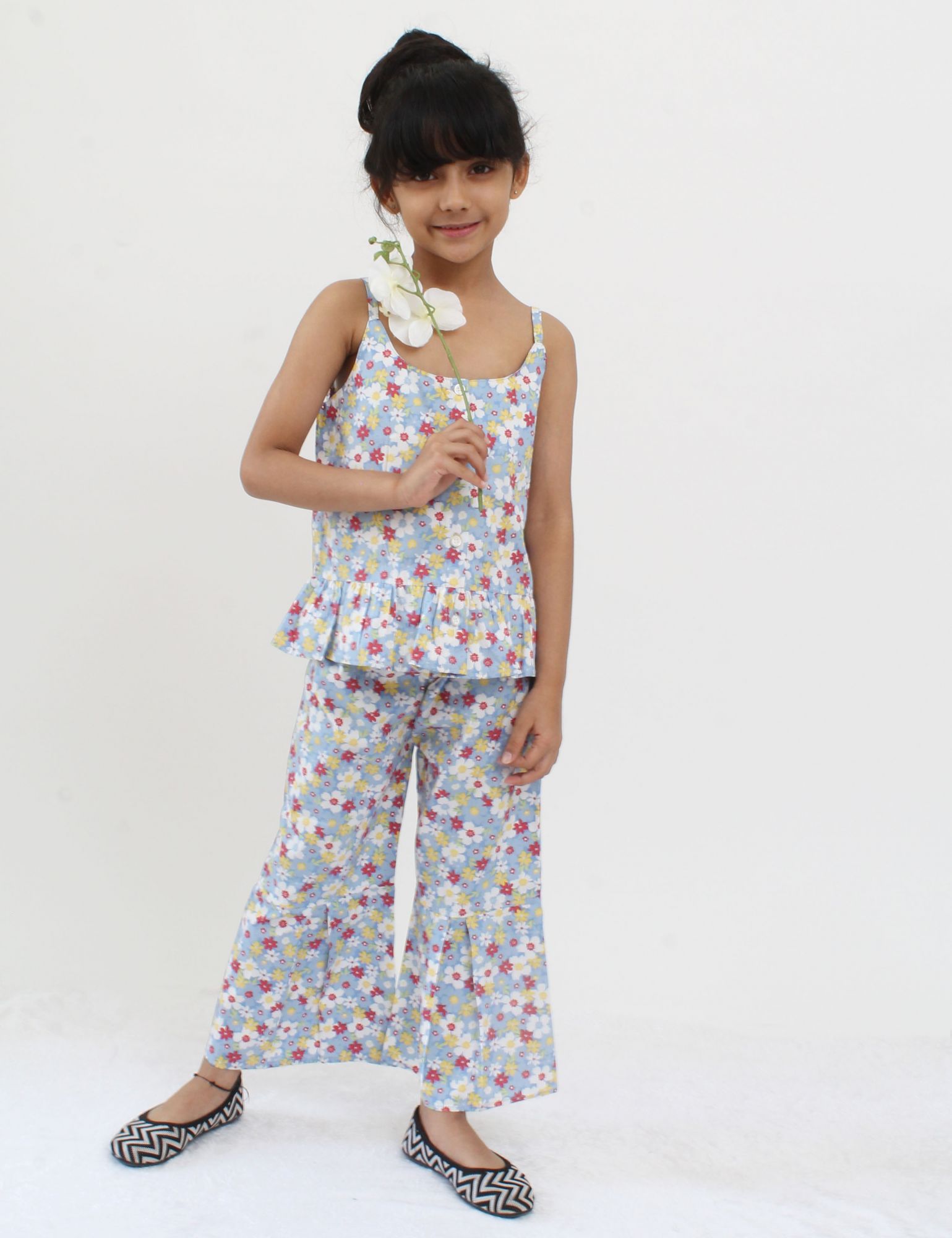 Qvink Sleeveless Floral Printed Top With Bottom-Blue
