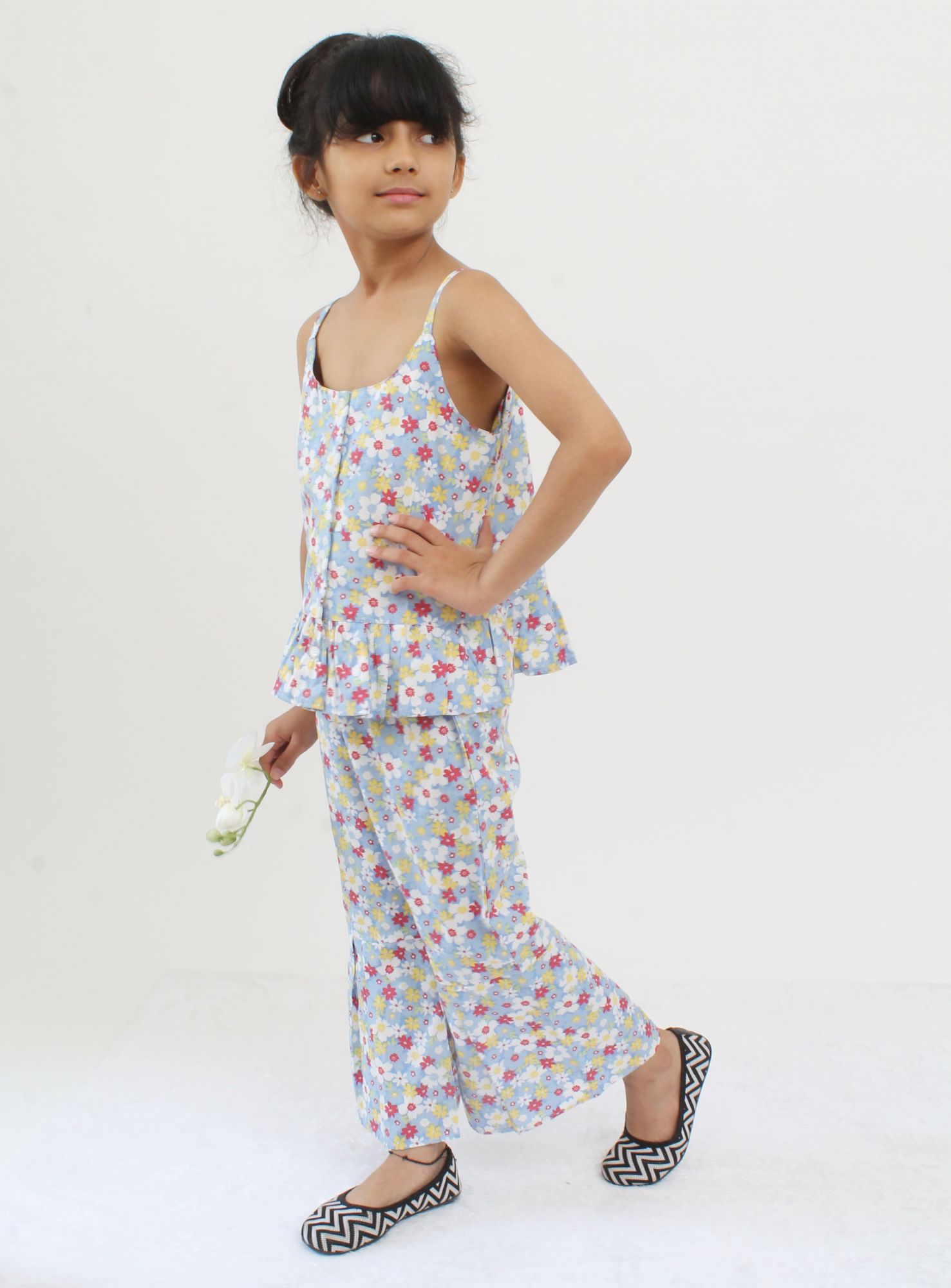 Qvink Sleeveless Floral Printed Top With Bottom-Blue
