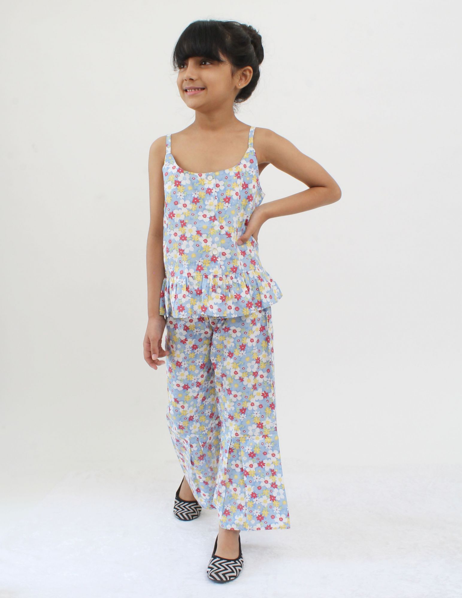 Qvink Sleeveless Floral Printed Top With Bottom-Blue