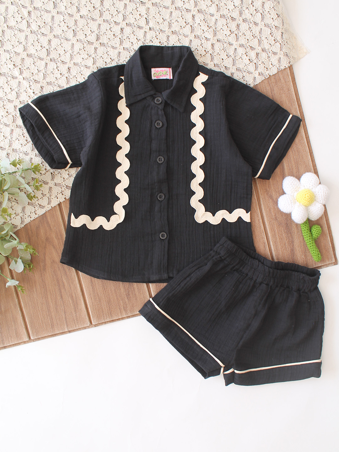 Lace Detailed Coordinating Top & Shorts Set - Black