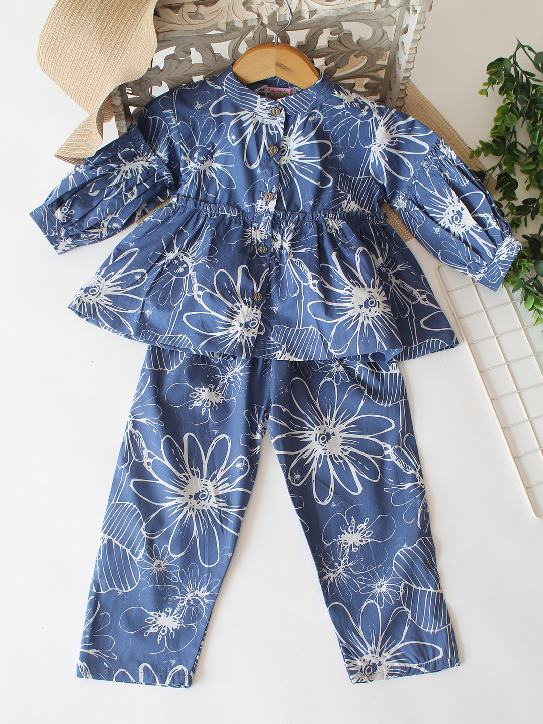 Qvink Full Sleeves Floral Printed Coordinating Top & Pant Set - Blue