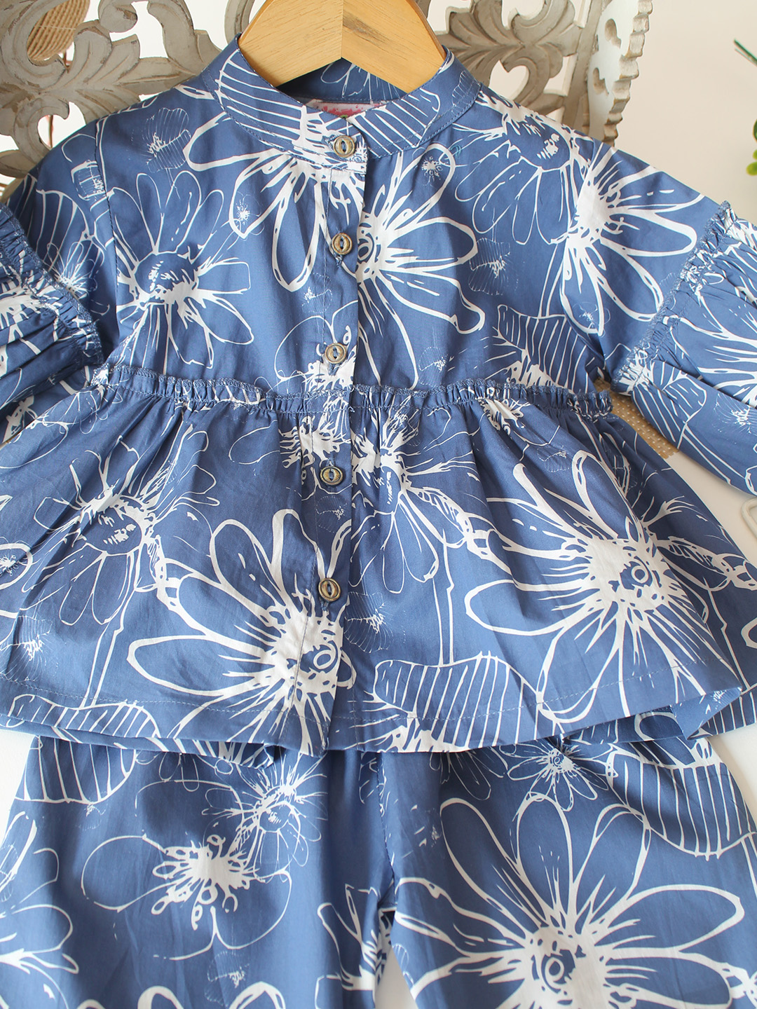 Qvink Full Sleeves Floral Printed Coordinating Top & Pant Set - Blue