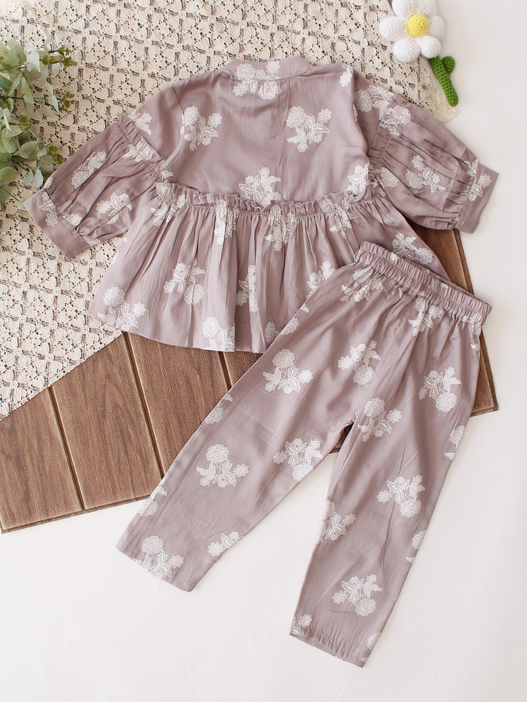 Qvink Full Sleeves Floral Printed Coordinating Top & Pant Set - Light Grey