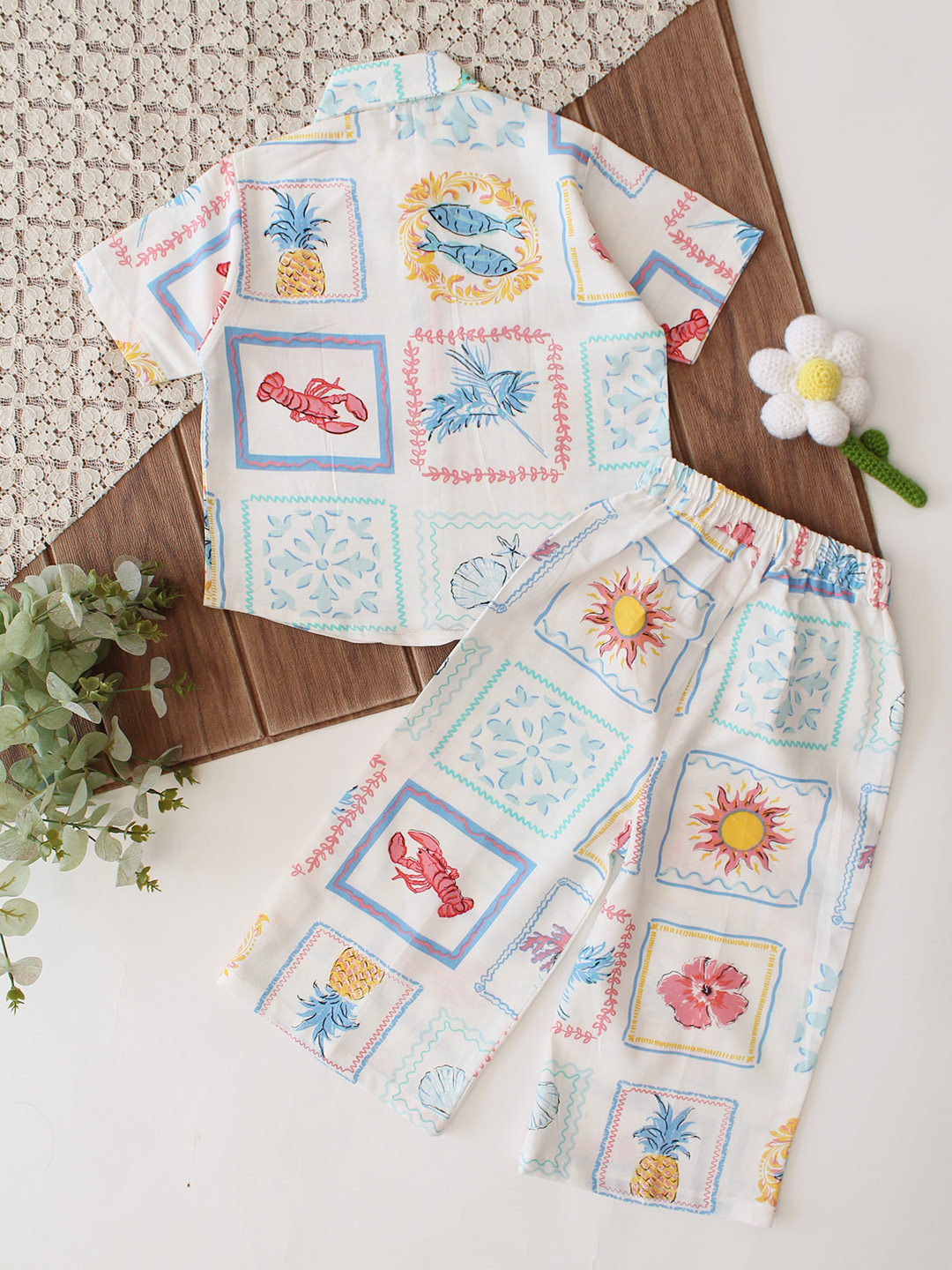 Qvink Half Sleeves Printed Coordinating Shirt & Pant Set - White