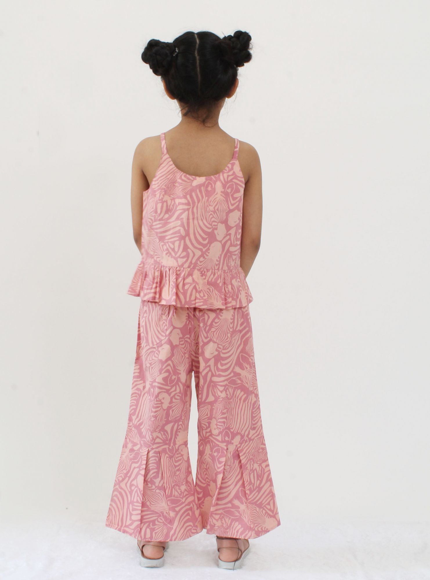 Qvink Sleeveless Printed Top With Stylish Bottom-Pink