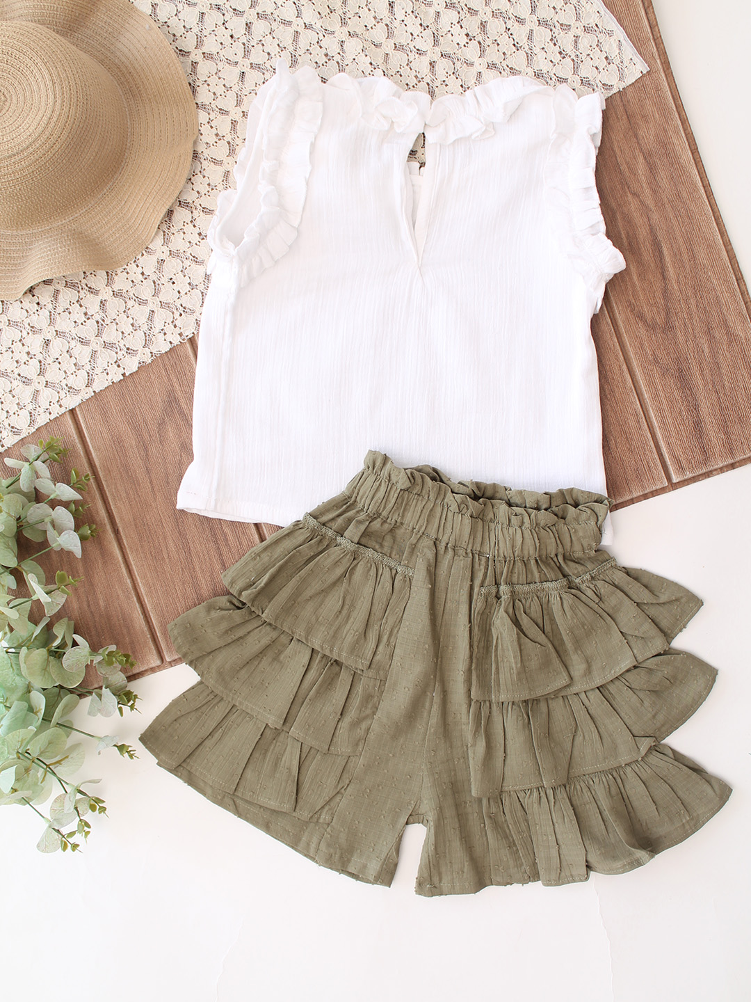 Qvink Sleeveless Top  Frill Detailed Shorts Set  White