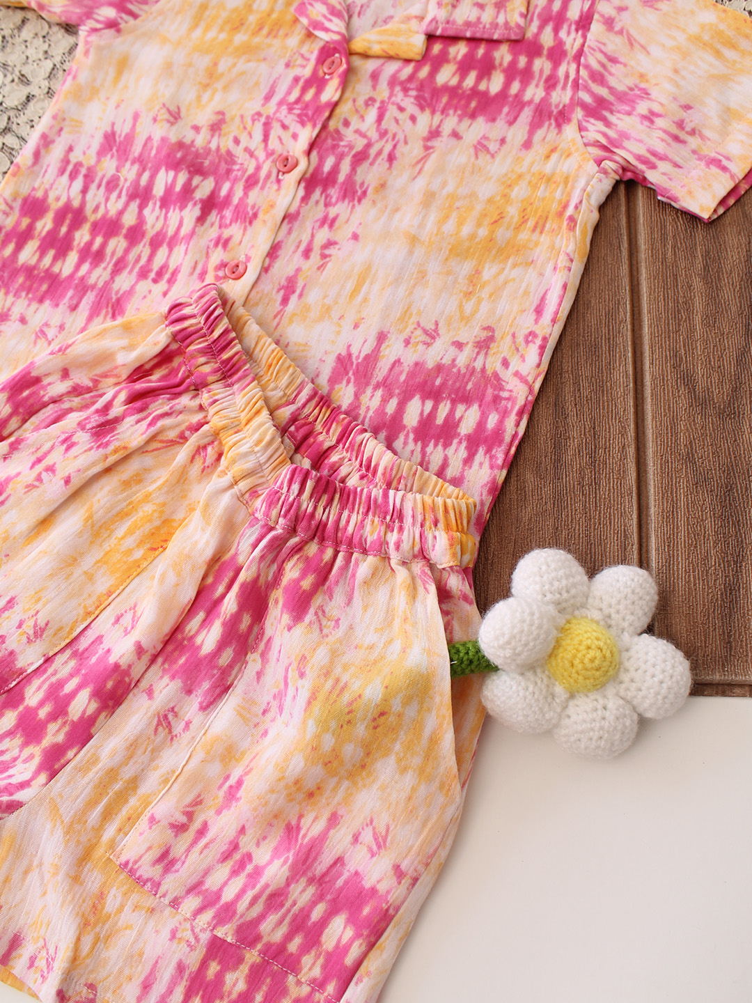 Qvink Half Sleeves Printed Coordinating Shirt  Shorts Set  Multicolor