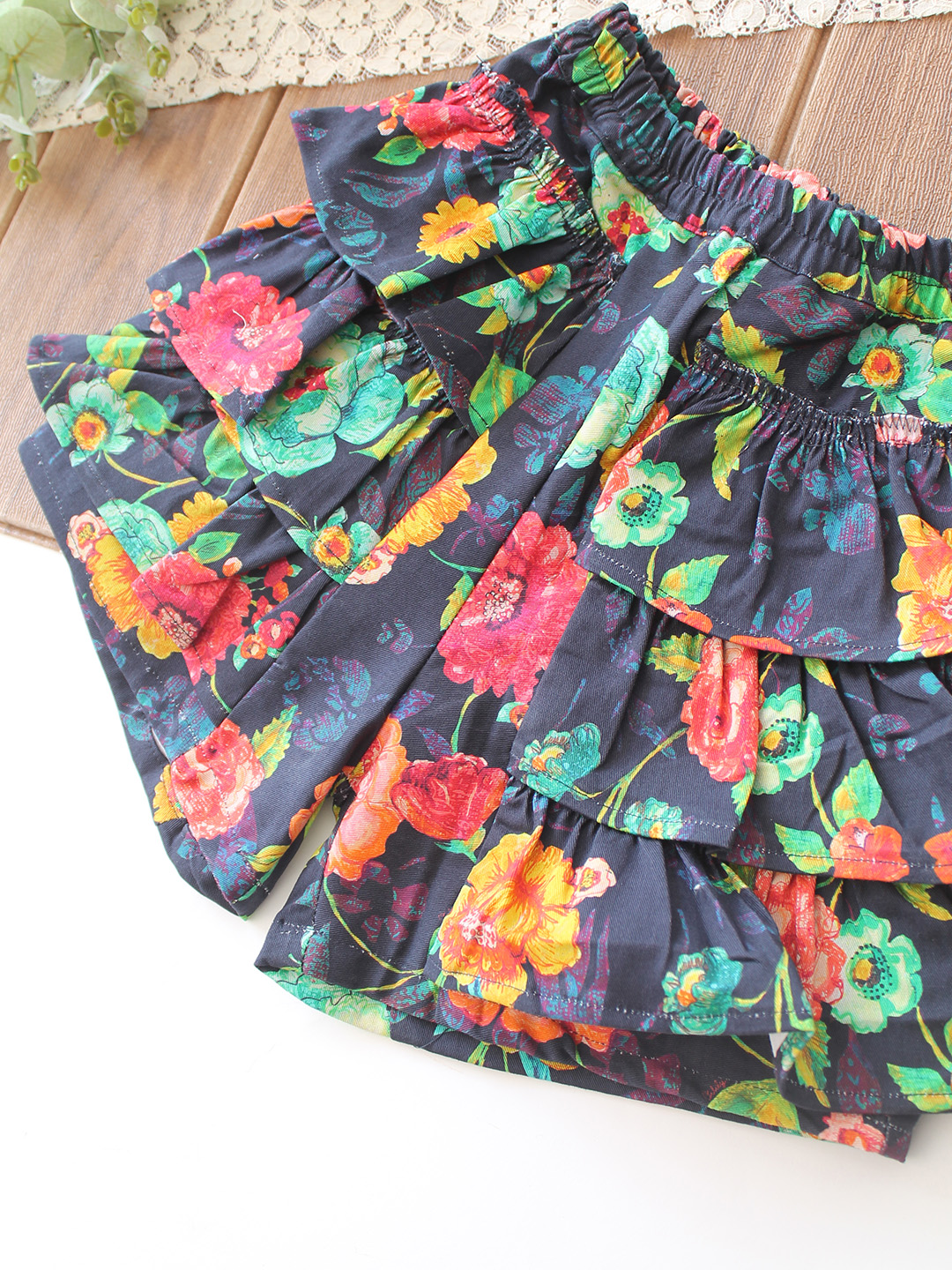 Frill Detailed Shorts Set - Black