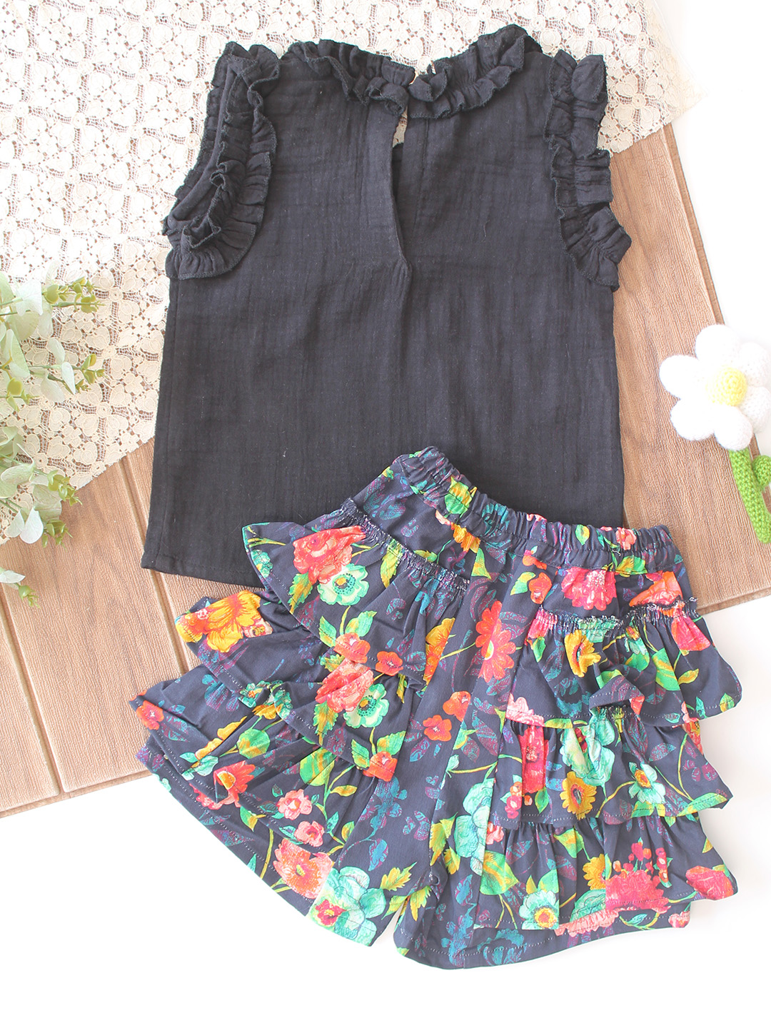 Frill Detailed Shorts Set - Black