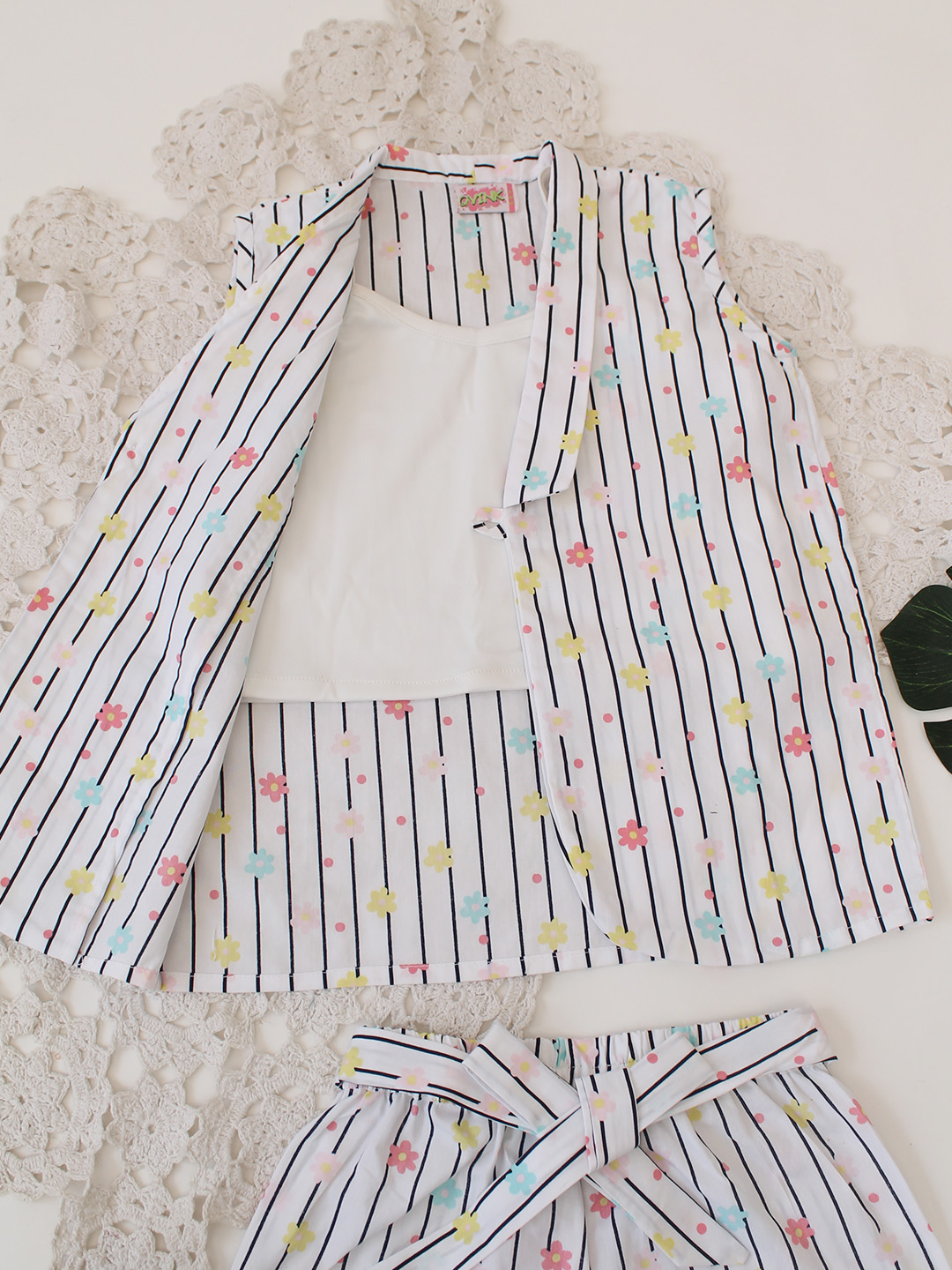 Qvink Sleeveless Floral Printed Coordinating 3 Piece Set  White