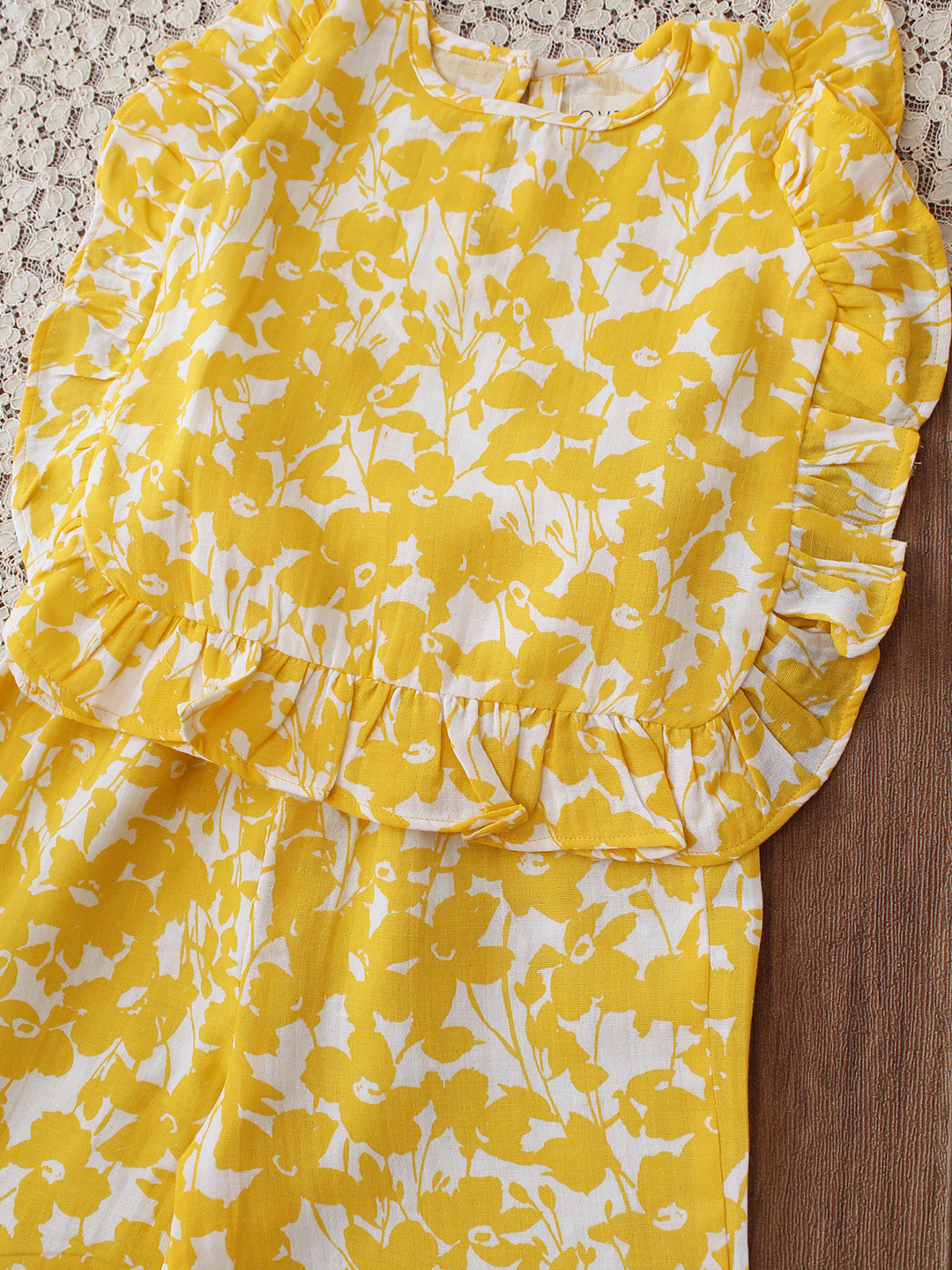Qvink Sleeveless Printed Coordinating Top & Pant Set - Yellow