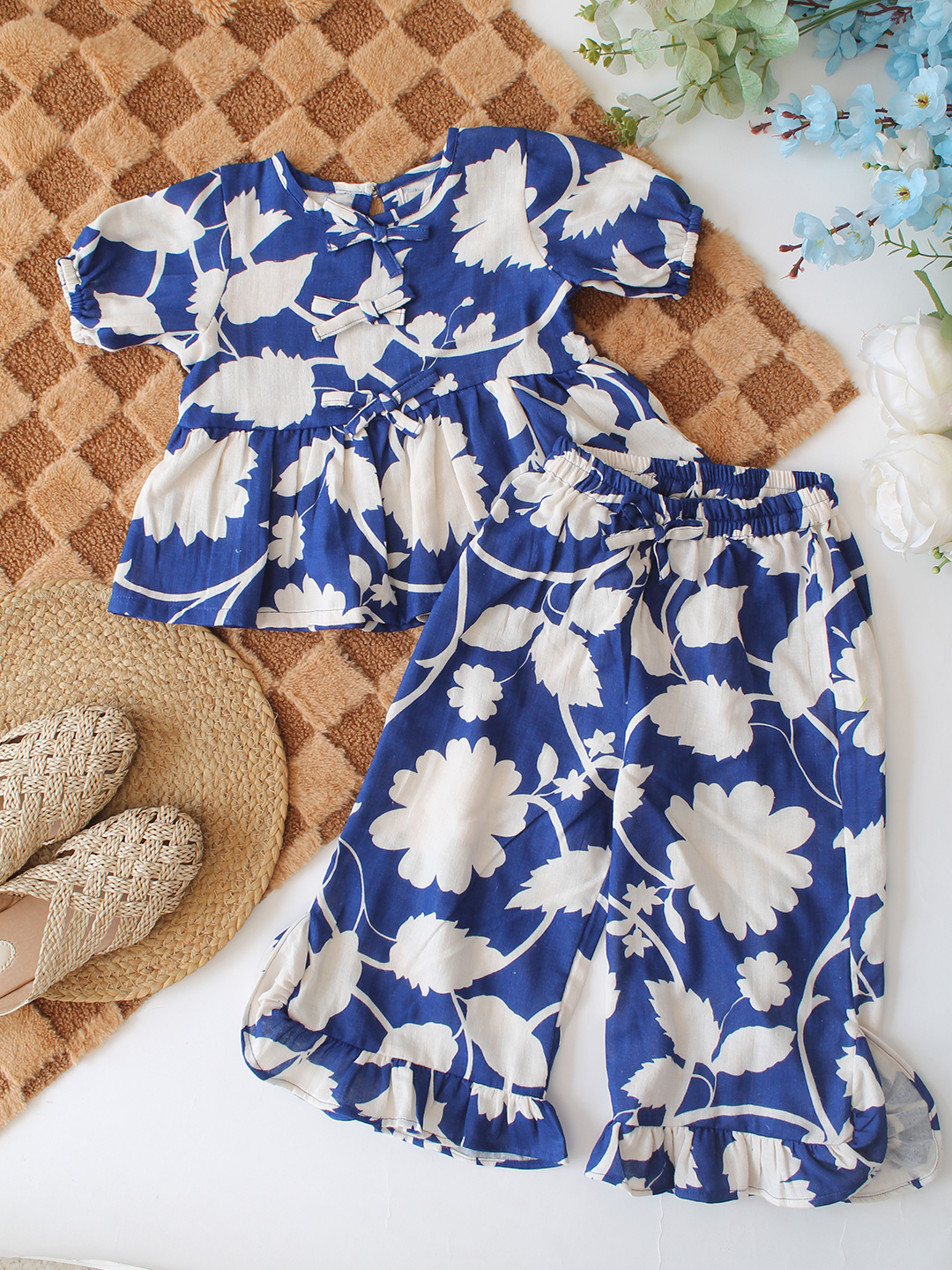 Qvink Half Sleeves Floral Printed Coordinating Top & Pant Set - Blue