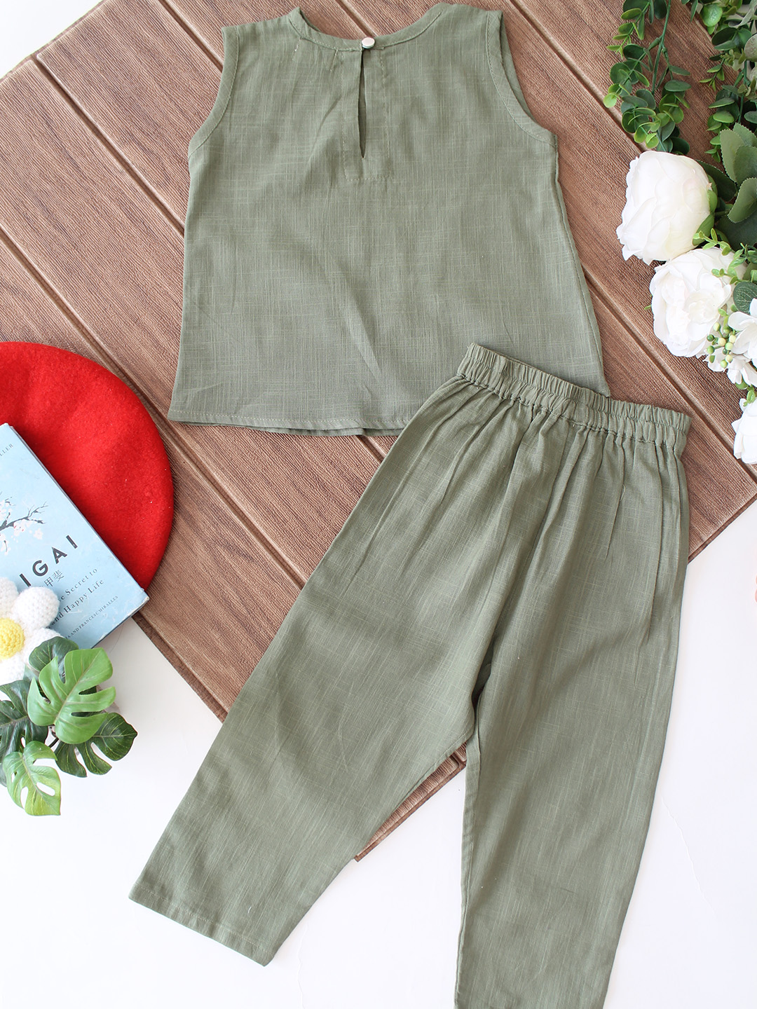 Heart Applique Detailed Coordinating Top & Pant Set - Olive Green