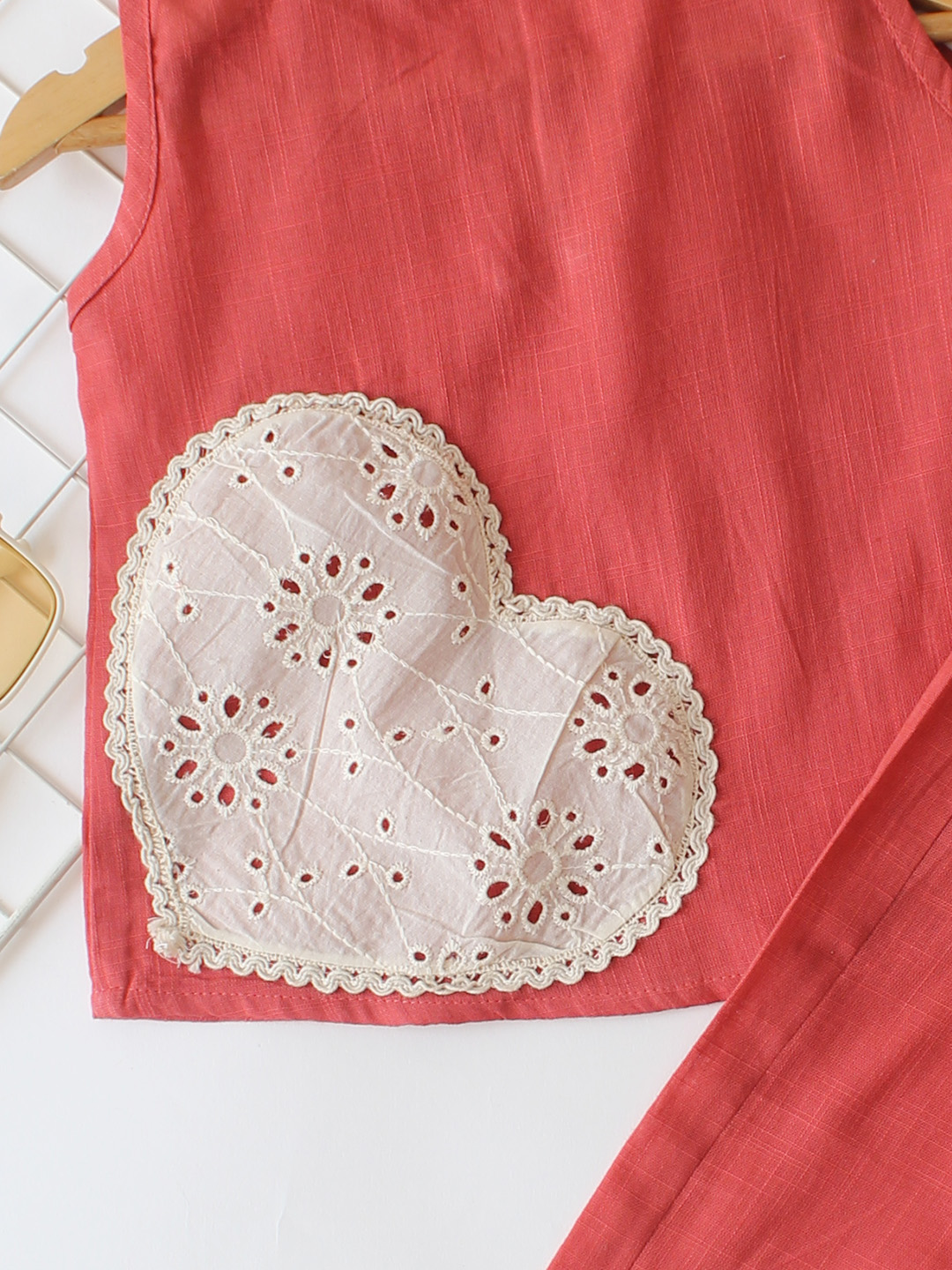 Qvink Sleeveless Heart Applique Detailed Coordinating Top & Pant Set - Rust Orange