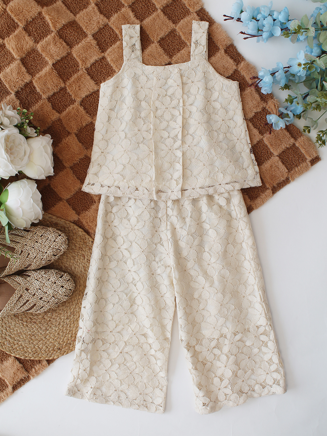 Qvink Sleeveless Coordinating Top & Pant Set - Cream