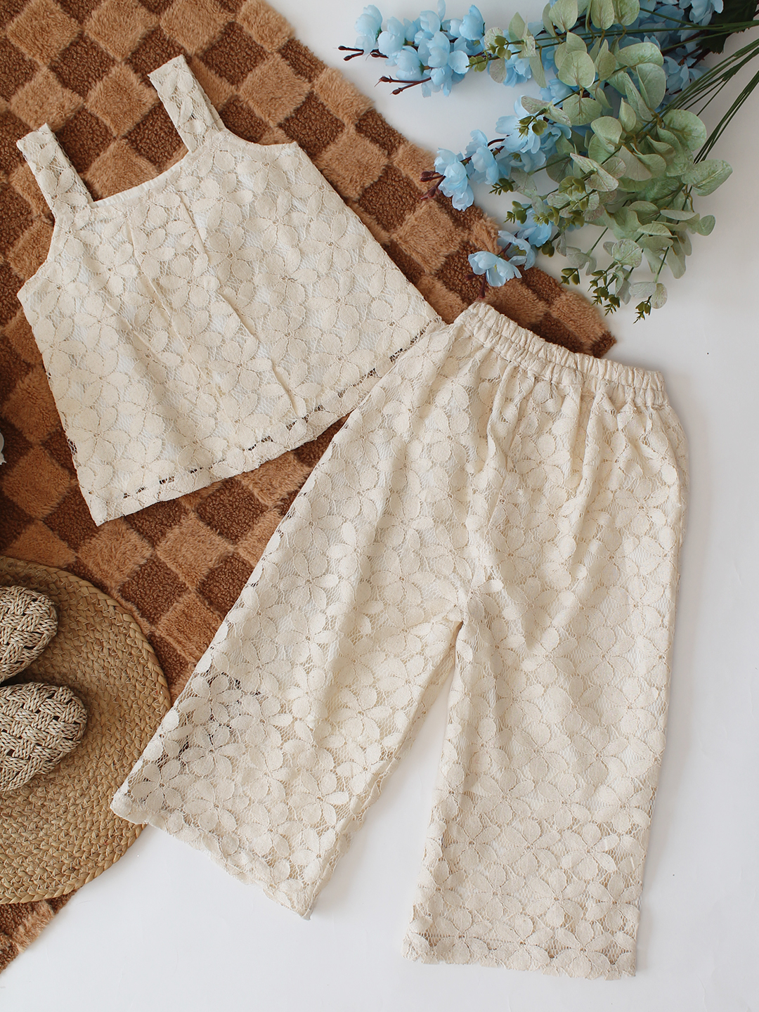 Qvink Sleeveless Coordinating Top & Pant Set - Cream