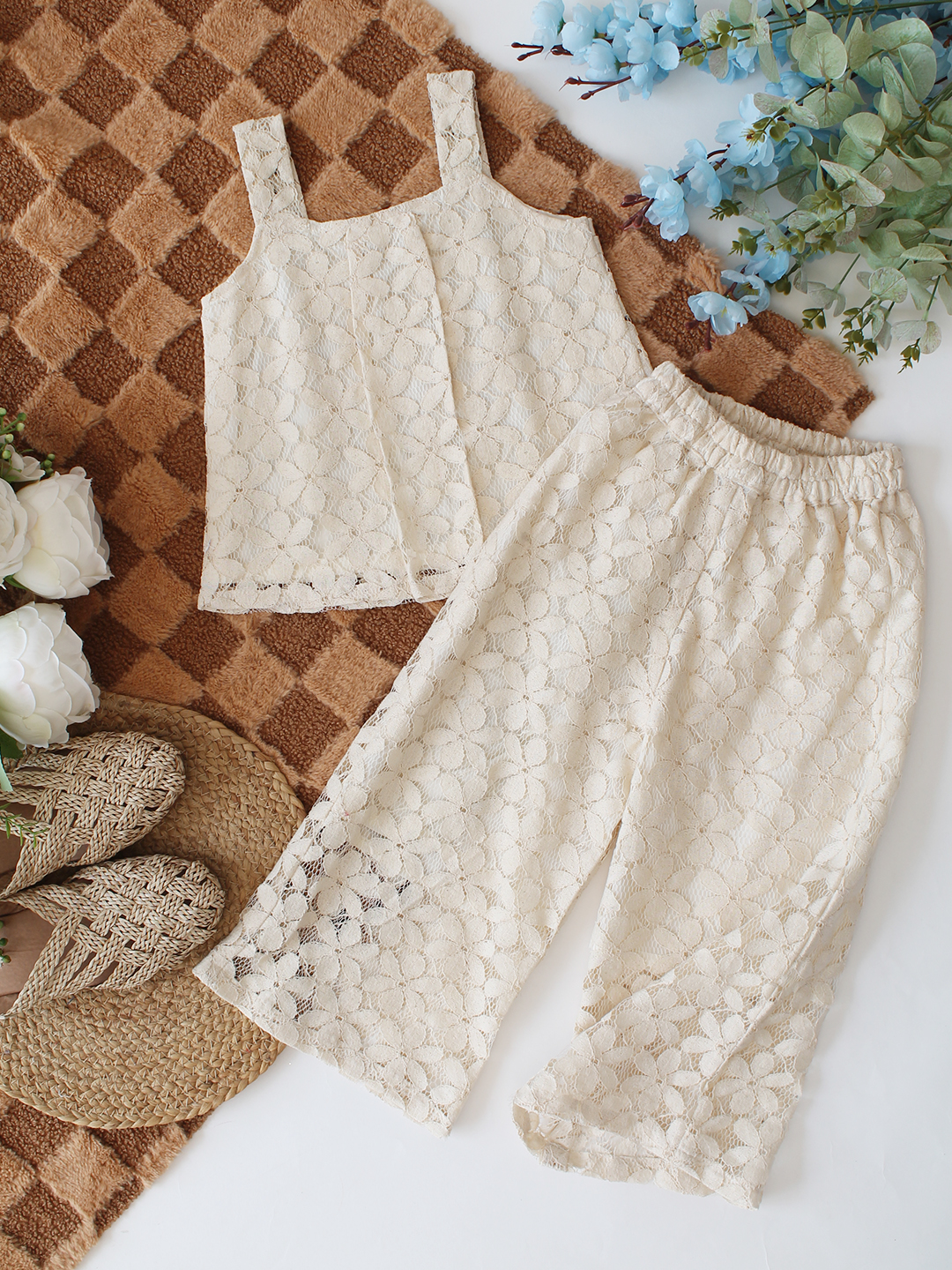 Qvink Sleeveless Coordinating Top & Pant Set - Cream