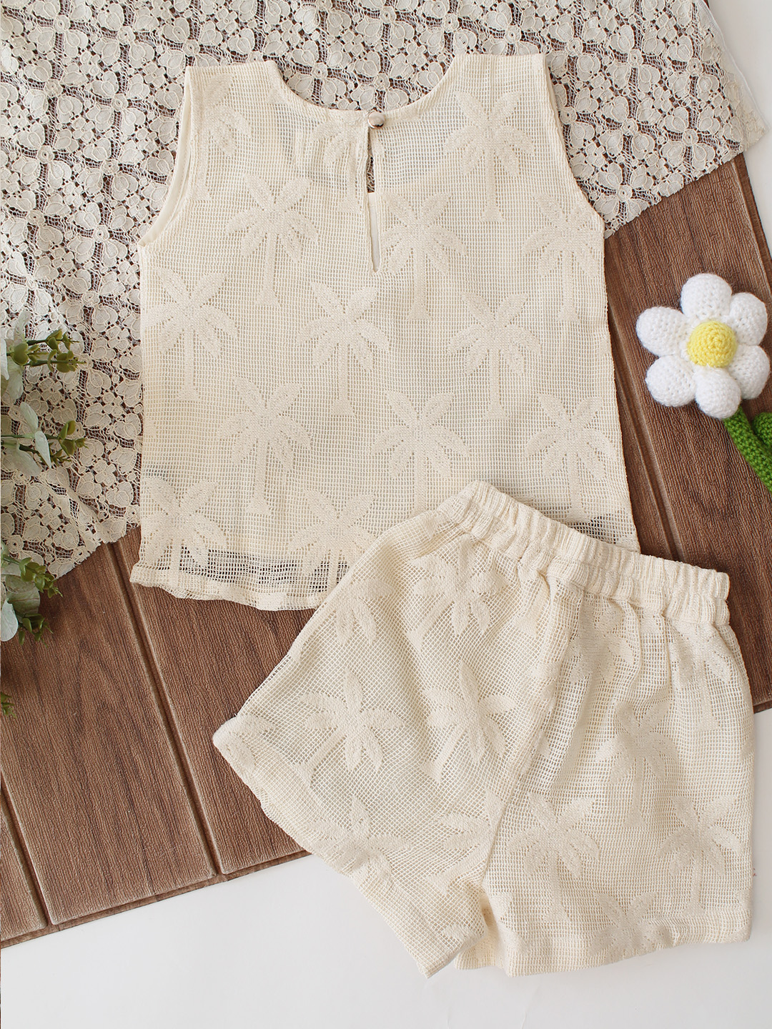 Qvink Sleeveless Coordinating Top & Shorts Set - Cream