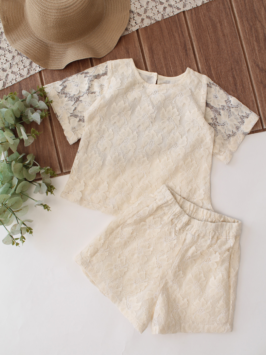 Qvink Sleeveless Coordinating Top & Shorts Set - Cream