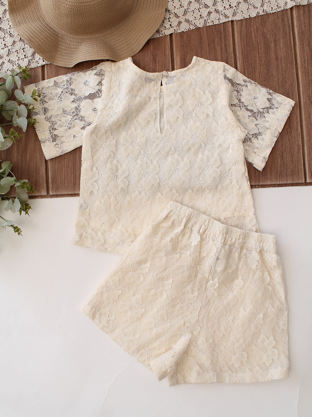 Qvink Sleeveless Coordinating Top & Shorts Set - Cream