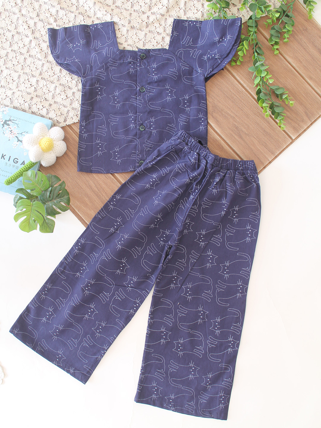 Qvink Ruffle Sleeves Cat Print Co-Ord Set - Navy Blue