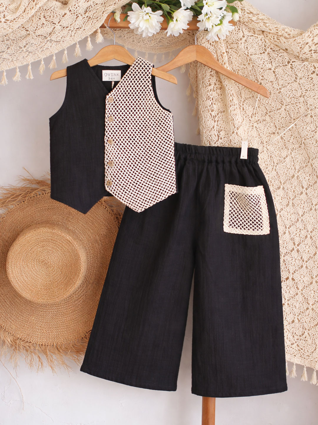 Qvink Sleeveless Pocket Detailed Coordinating Top & Pant Set - Black