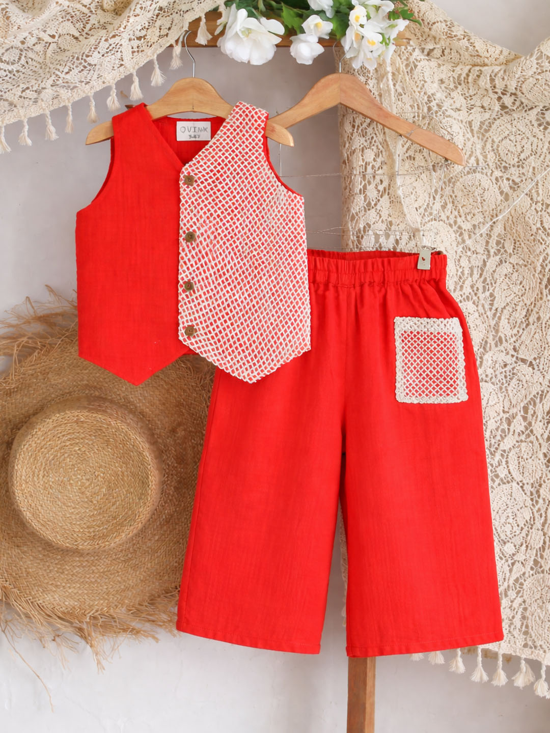 Qvink Sleeveless Pocket Detailed Coordinating Top & Pant Set - Red