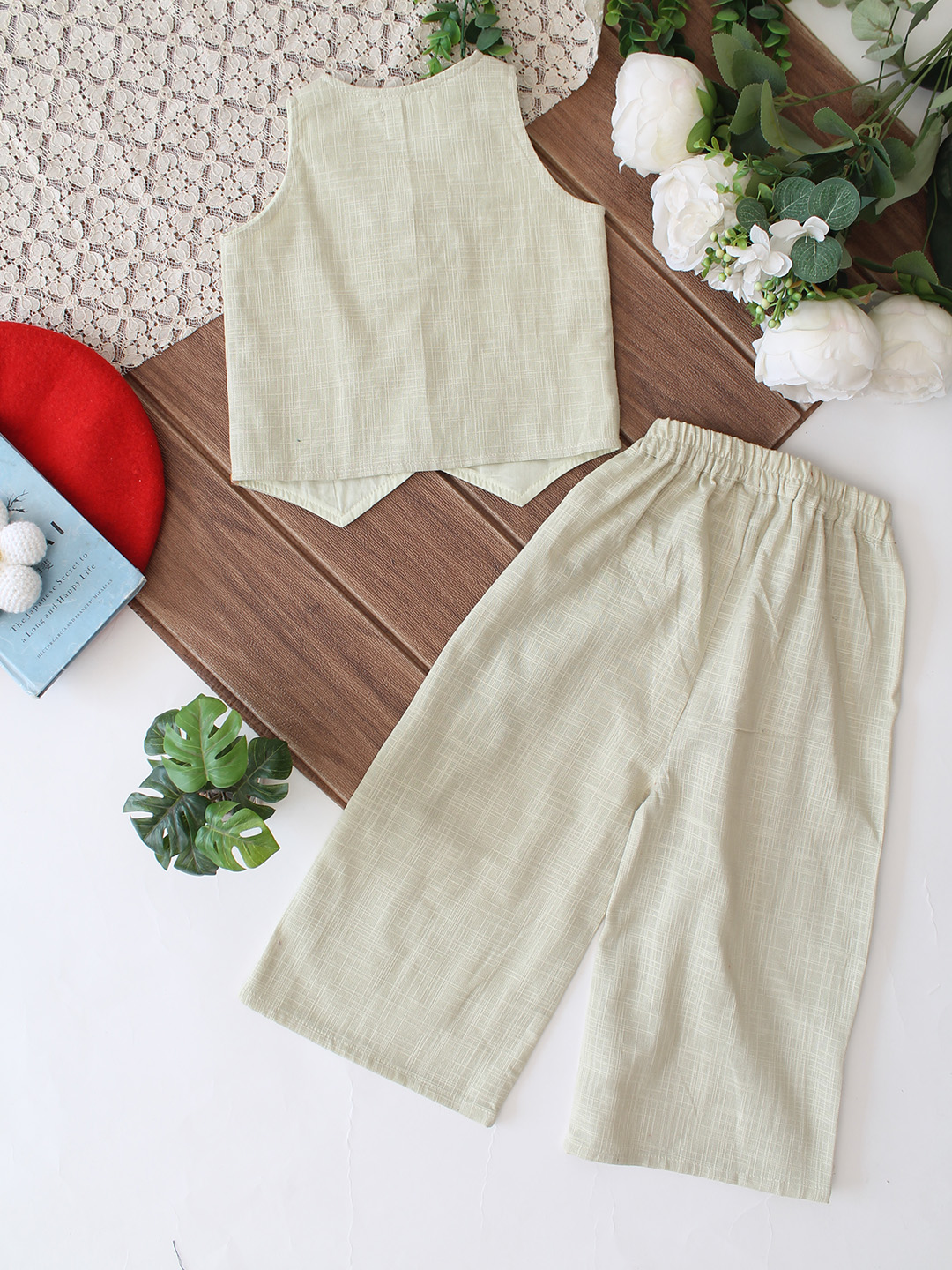 Qvink Sleeveless Waistcoat with Pant Set - Light Grey