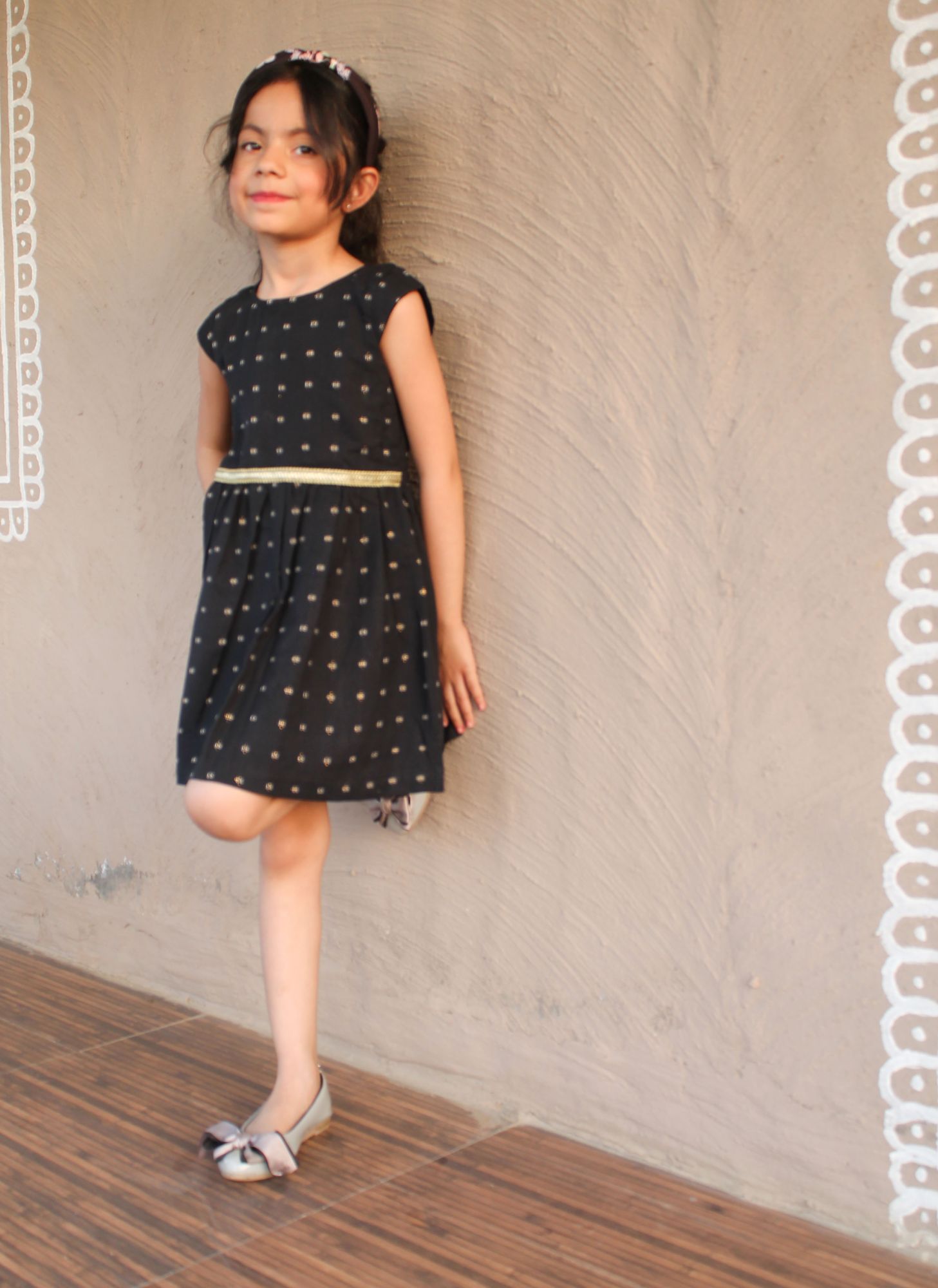 Qvink Cap Sleeves Abstract Printed Lace Tape Embellished Fit & Flare Dress - Black