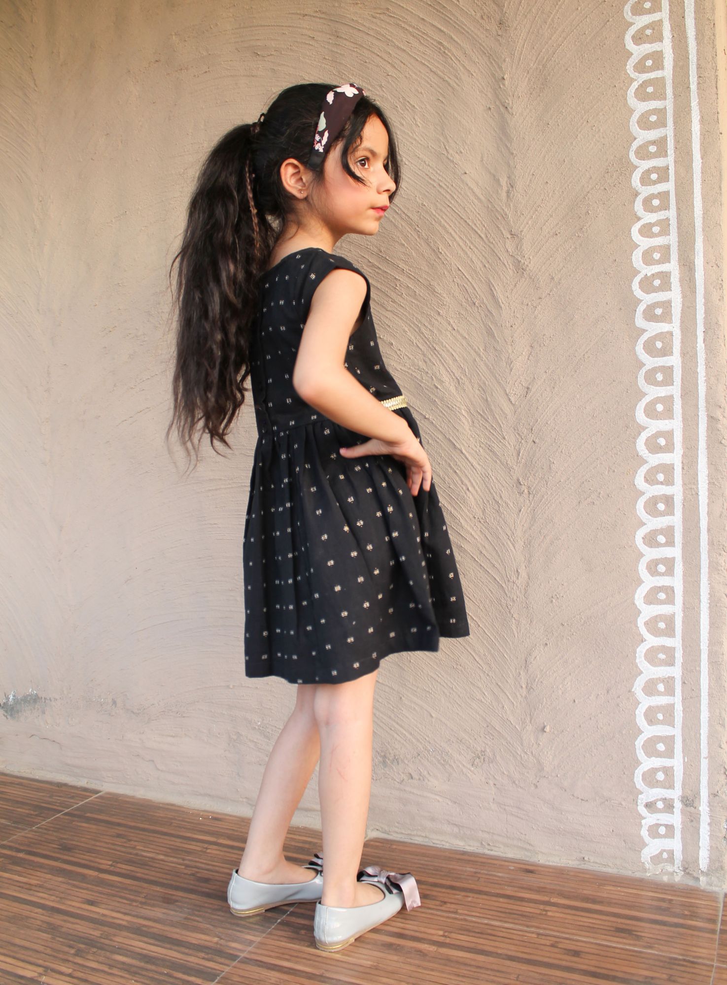 Qvink Cap Sleeves Abstract Printed Lace Tape Embellished Fit & Flare Dress - Black
